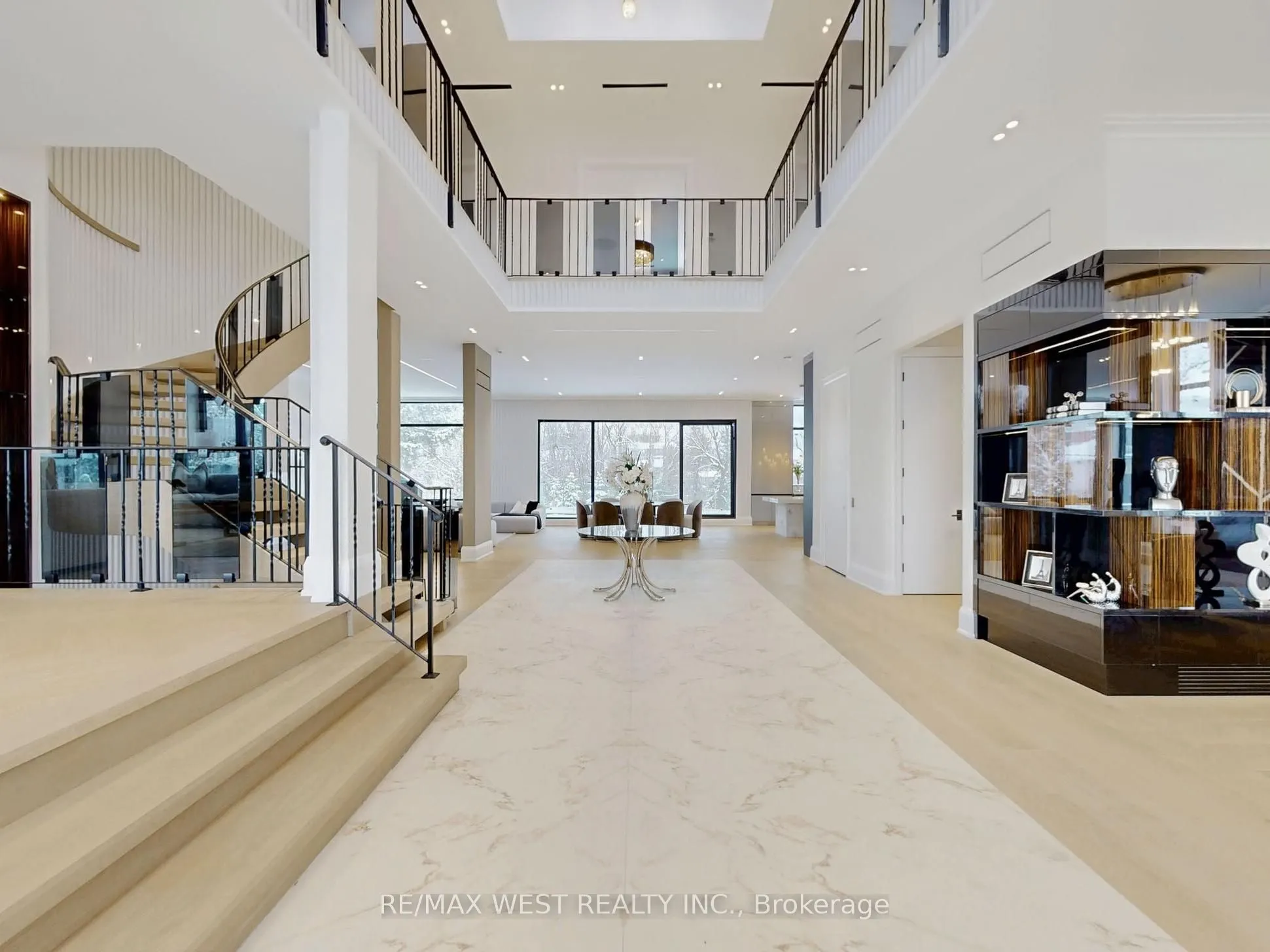 8 Poplar Drive