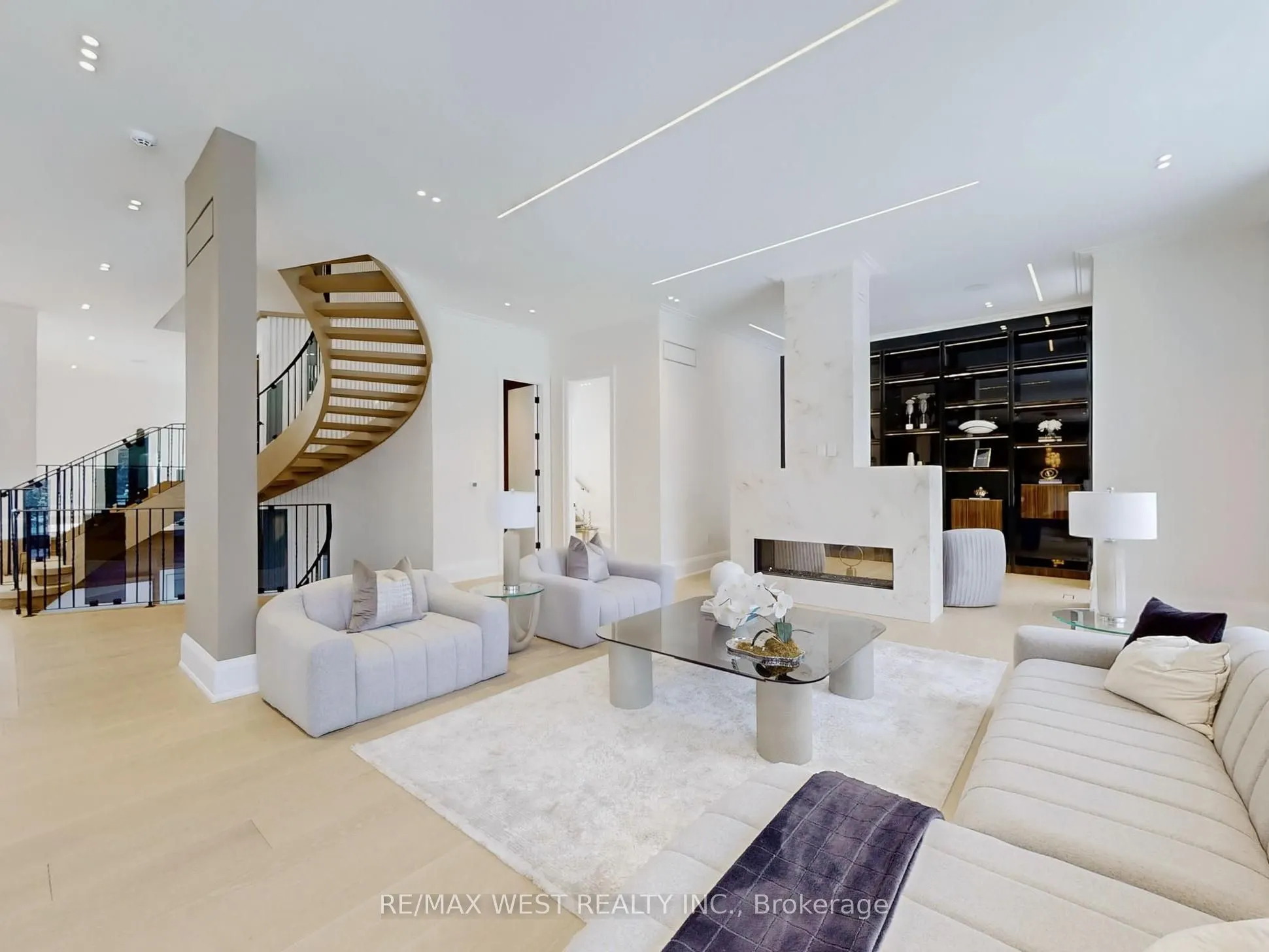 8 Poplar Drive