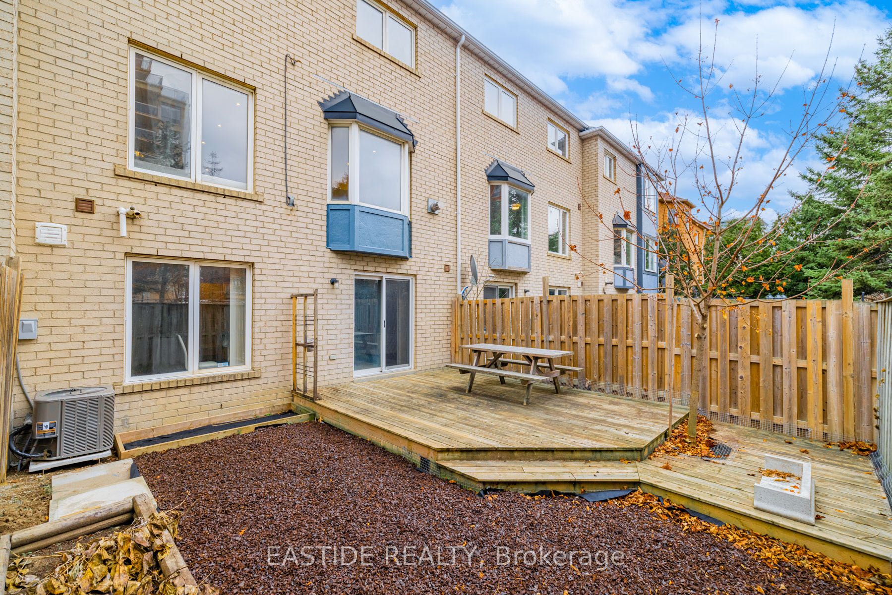 114 Leitchcroft Crescent, #Ground