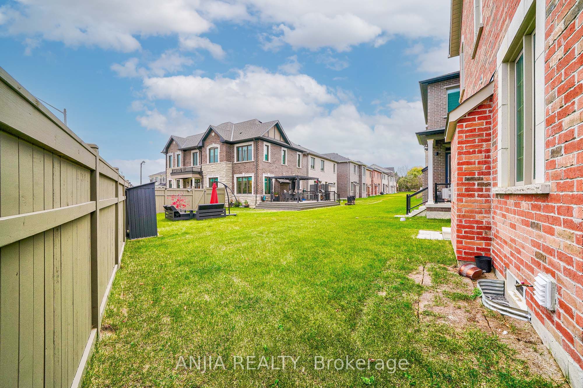 262 Beaverbrae Drive