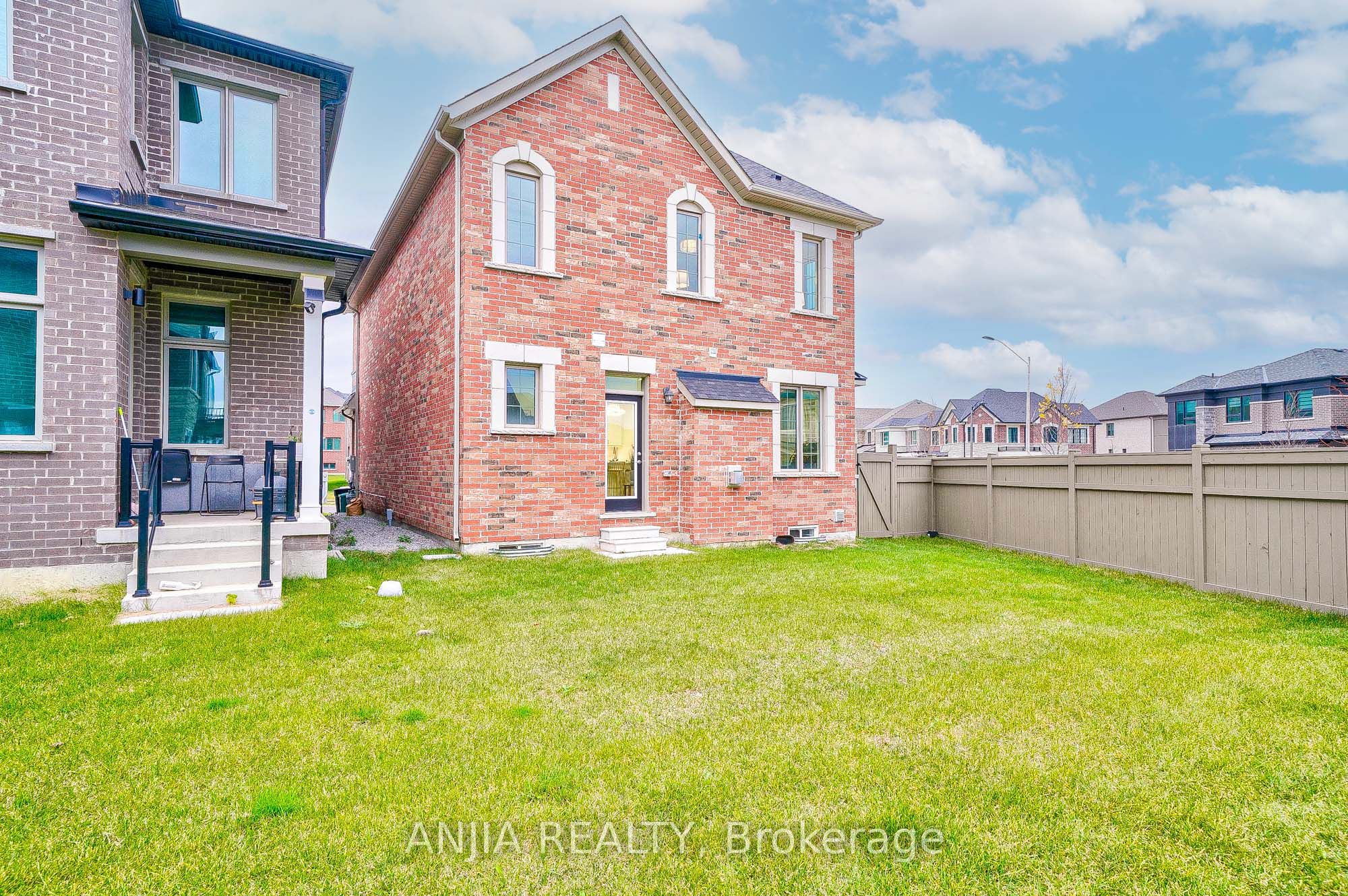 262 Beaverbrae Drive