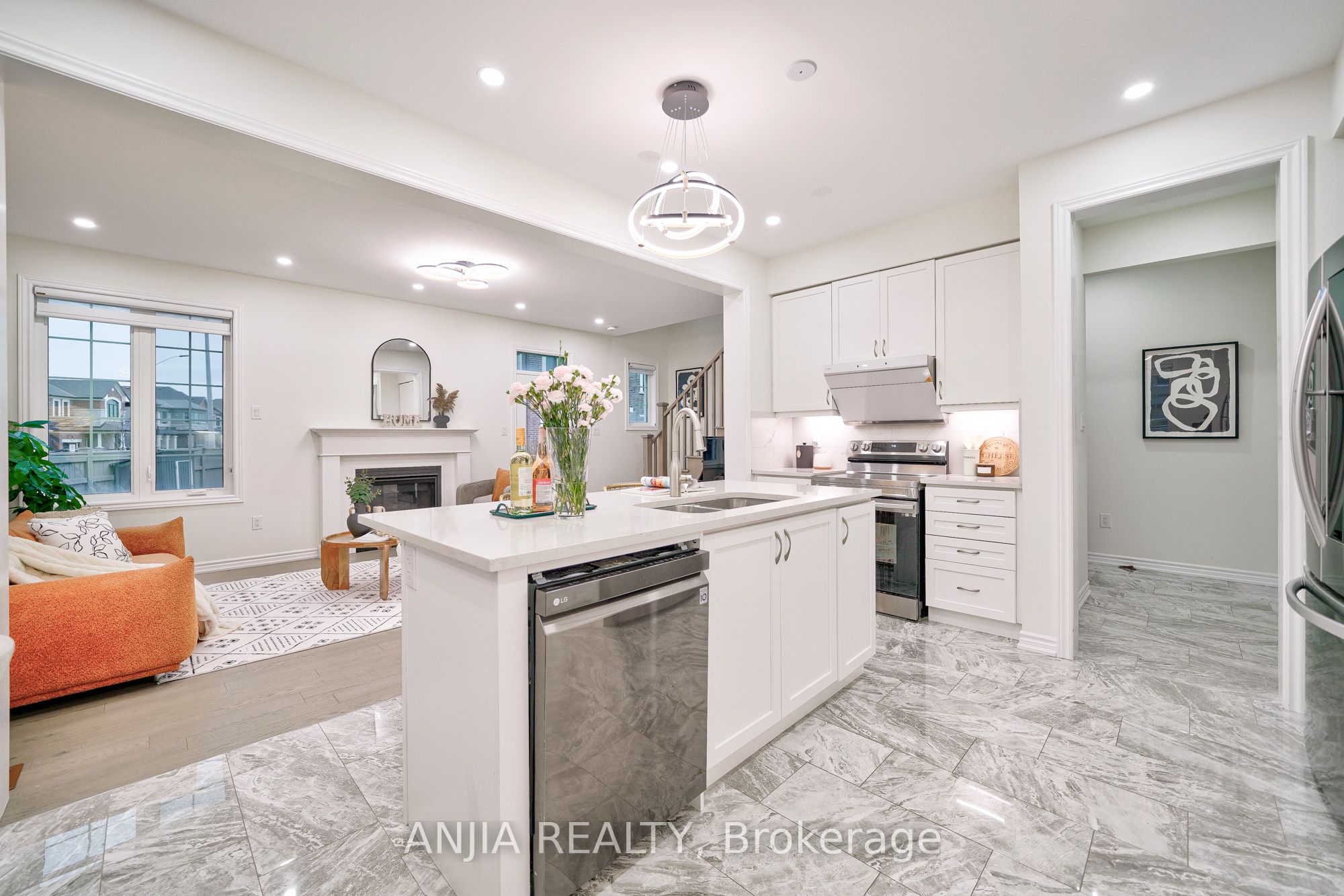 262 Beaverbrae Drive