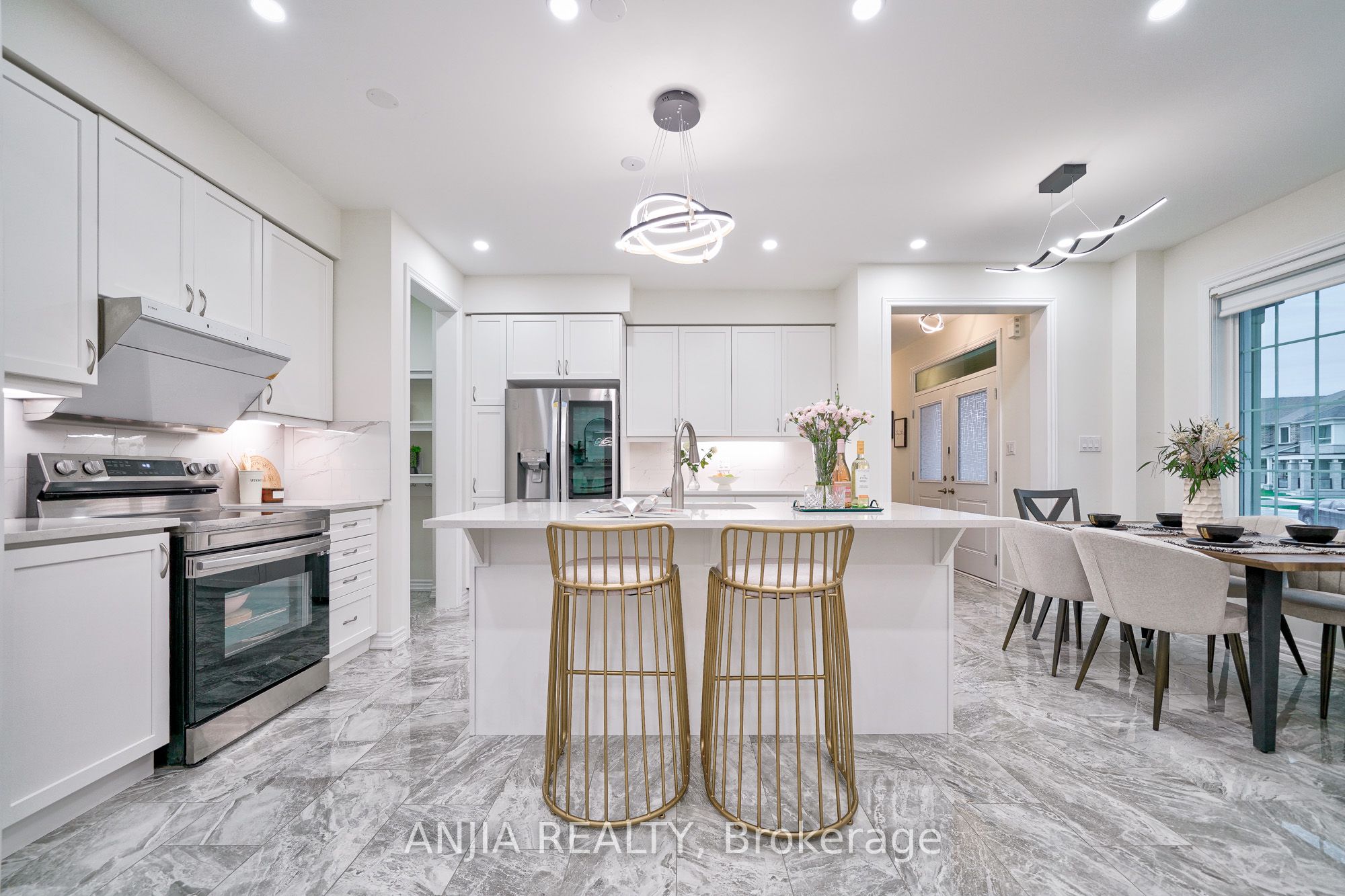 262 Beaverbrae Drive