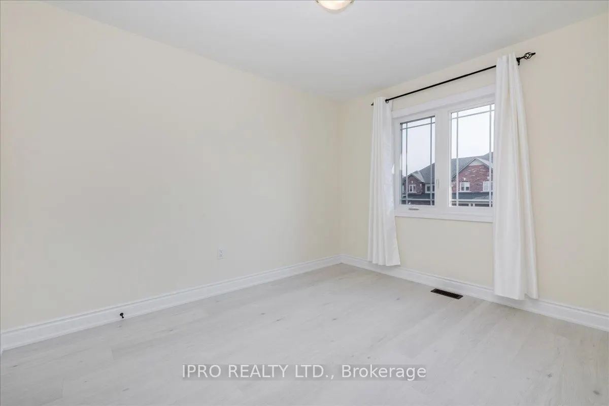78 Lorne Thomas Place