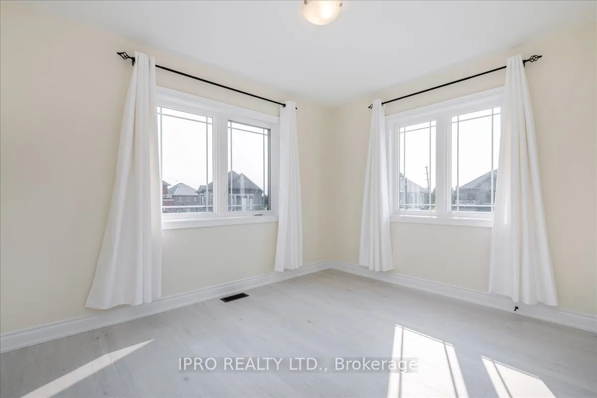 78 Lorne Thomas Place