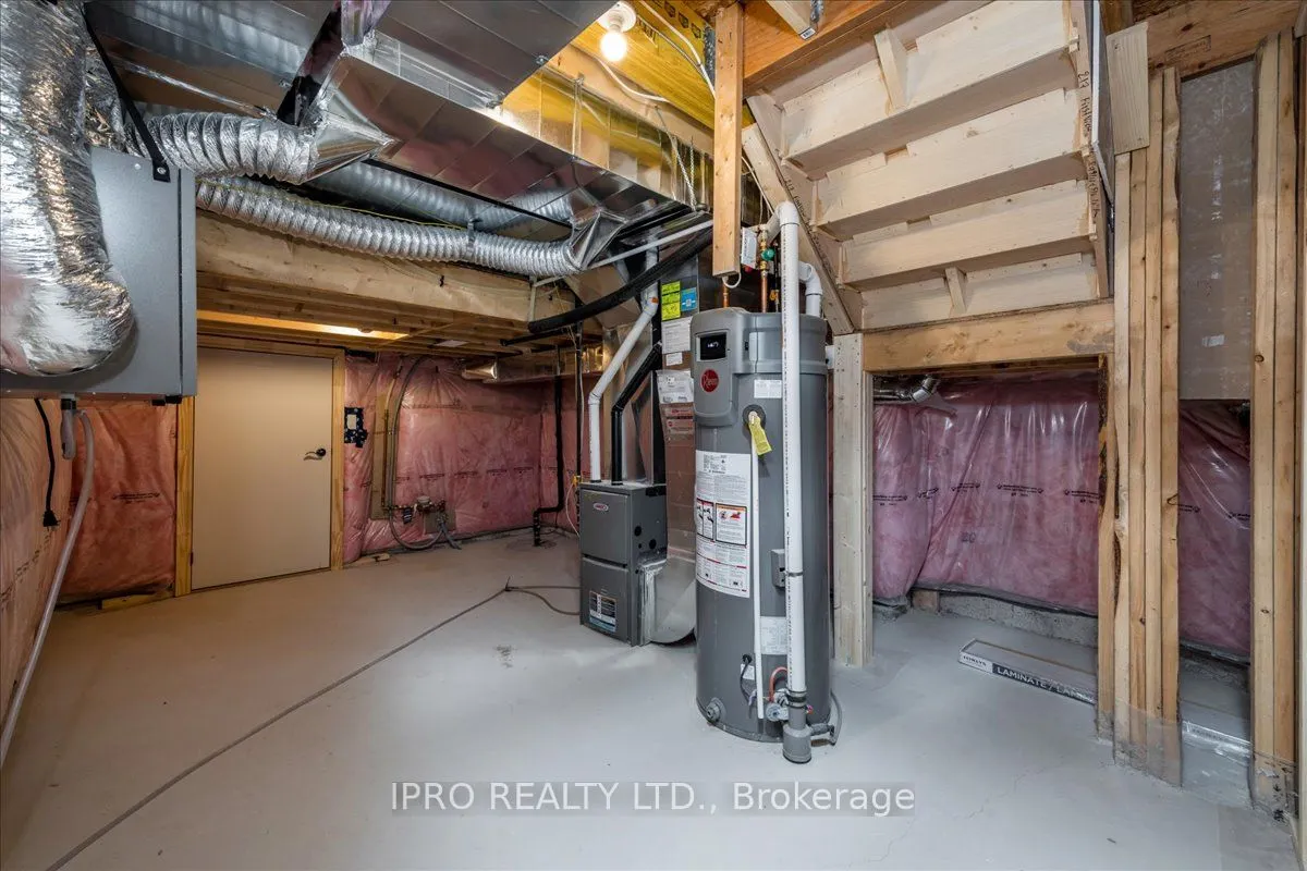 78 Lorne Thomas Place