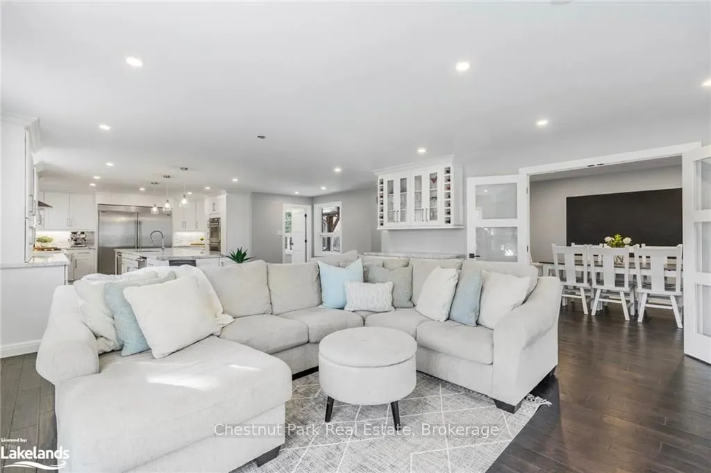 1814 QUANTZ Crescent