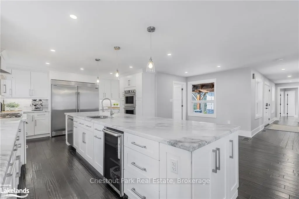 1814 QUANTZ Crescent