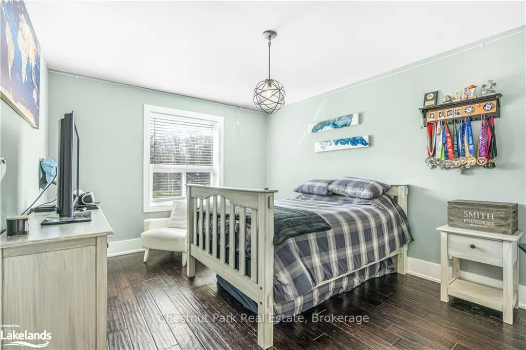 1814 QUANTZ Crescent