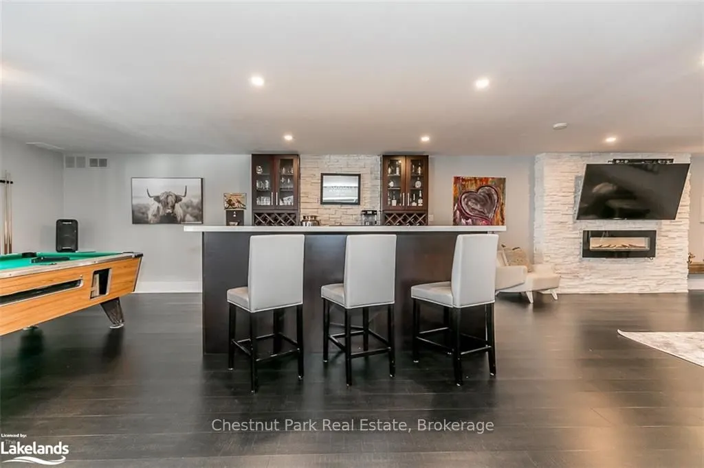 1814 QUANTZ Crescent