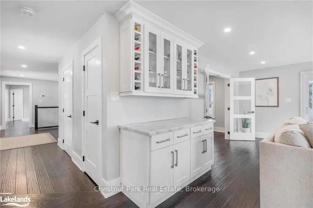 1814 QUANTZ Crescent