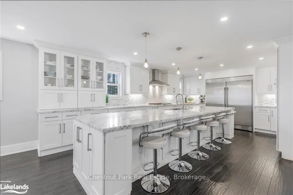1814 QUANTZ Crescent