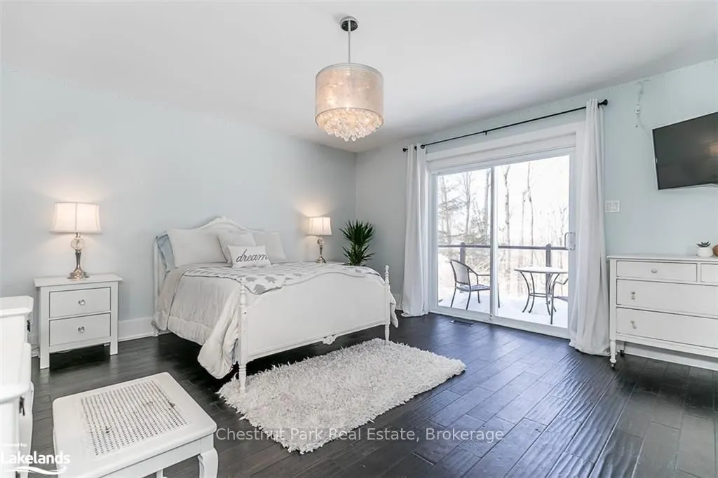 1814 QUANTZ Crescent