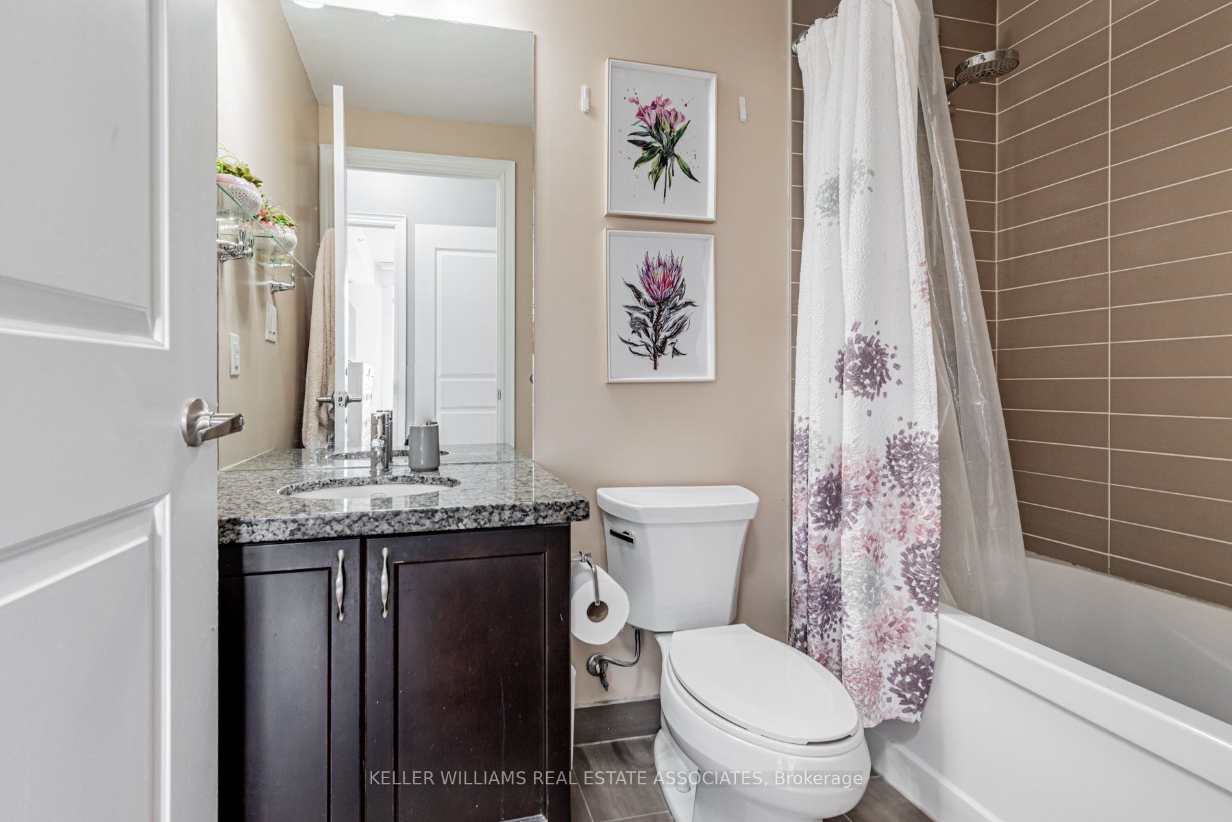 2396 Major Mackenzie Drive, #210