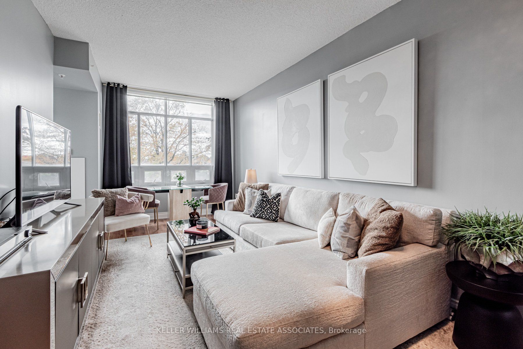2396 Major Mackenzie Drive, #210