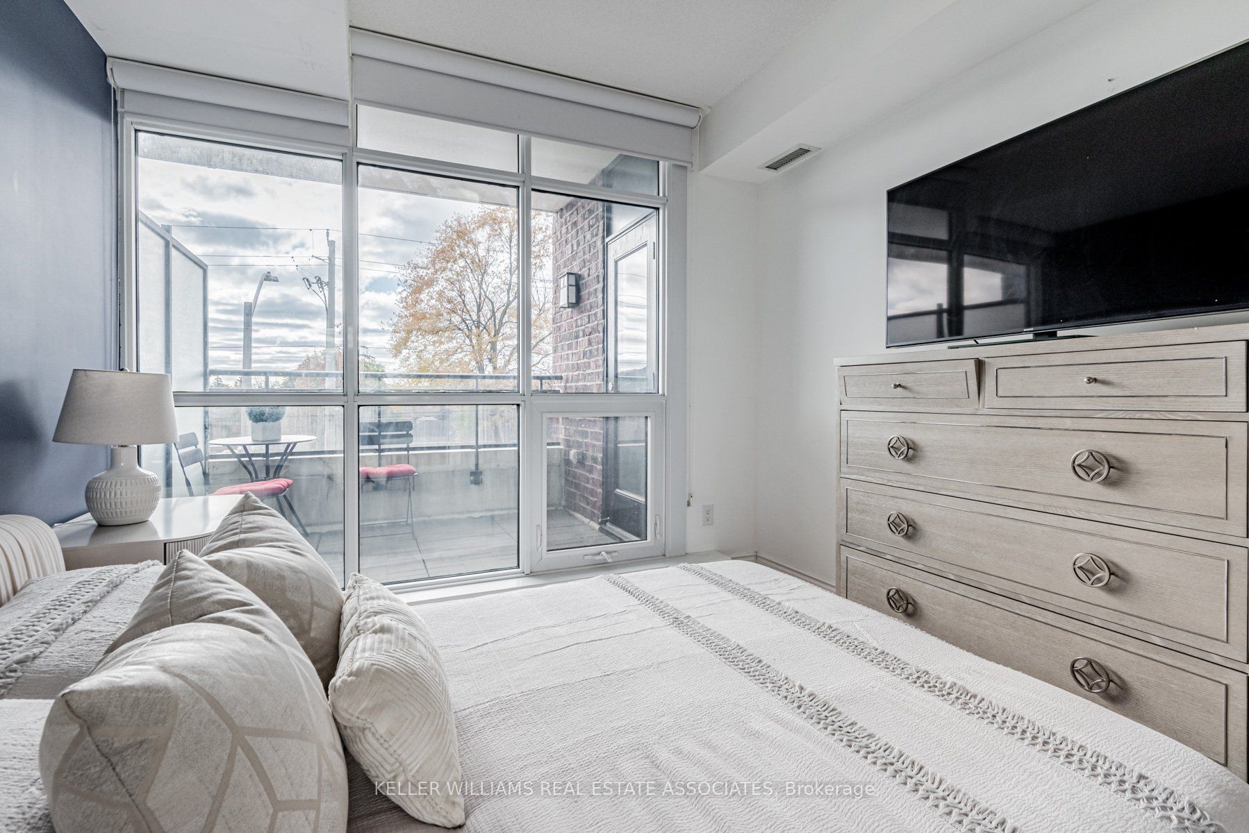 2396 Major Mackenzie Drive, #210