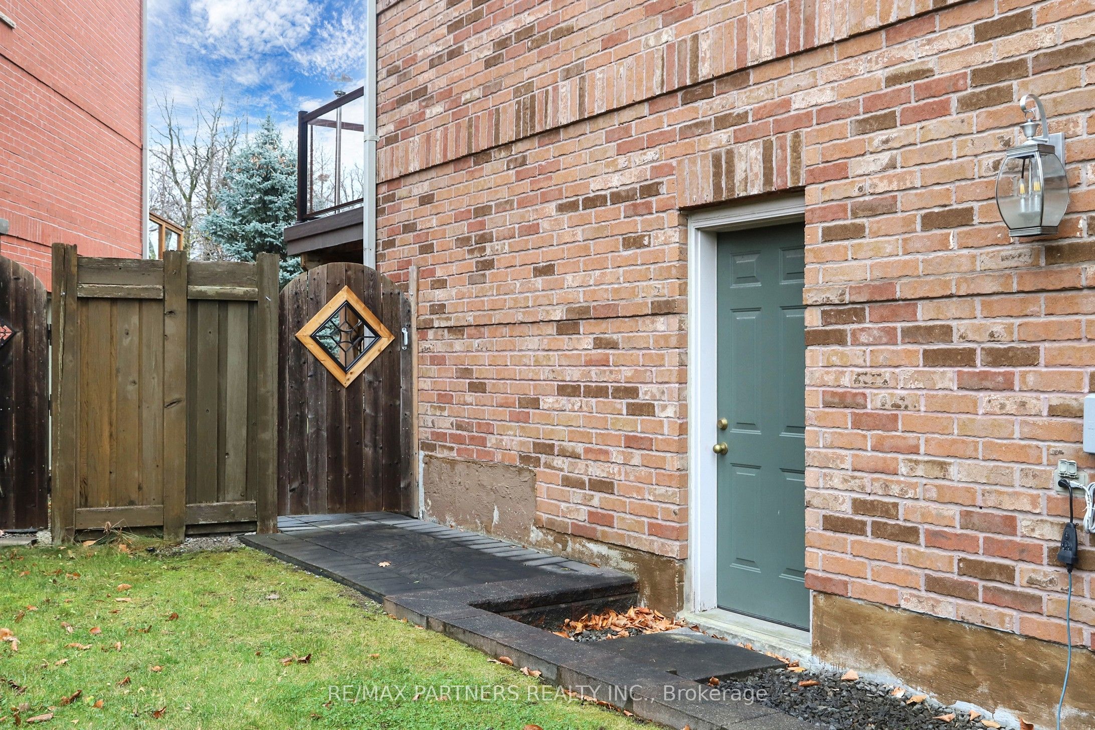 25 Crispin Court