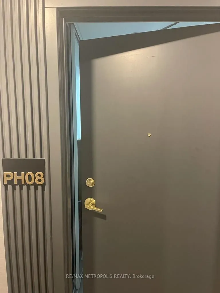 5 Buttermill Avenue, #PH08