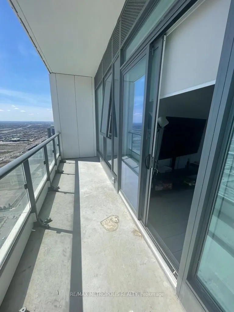 5 Buttermill Avenue, #PH08