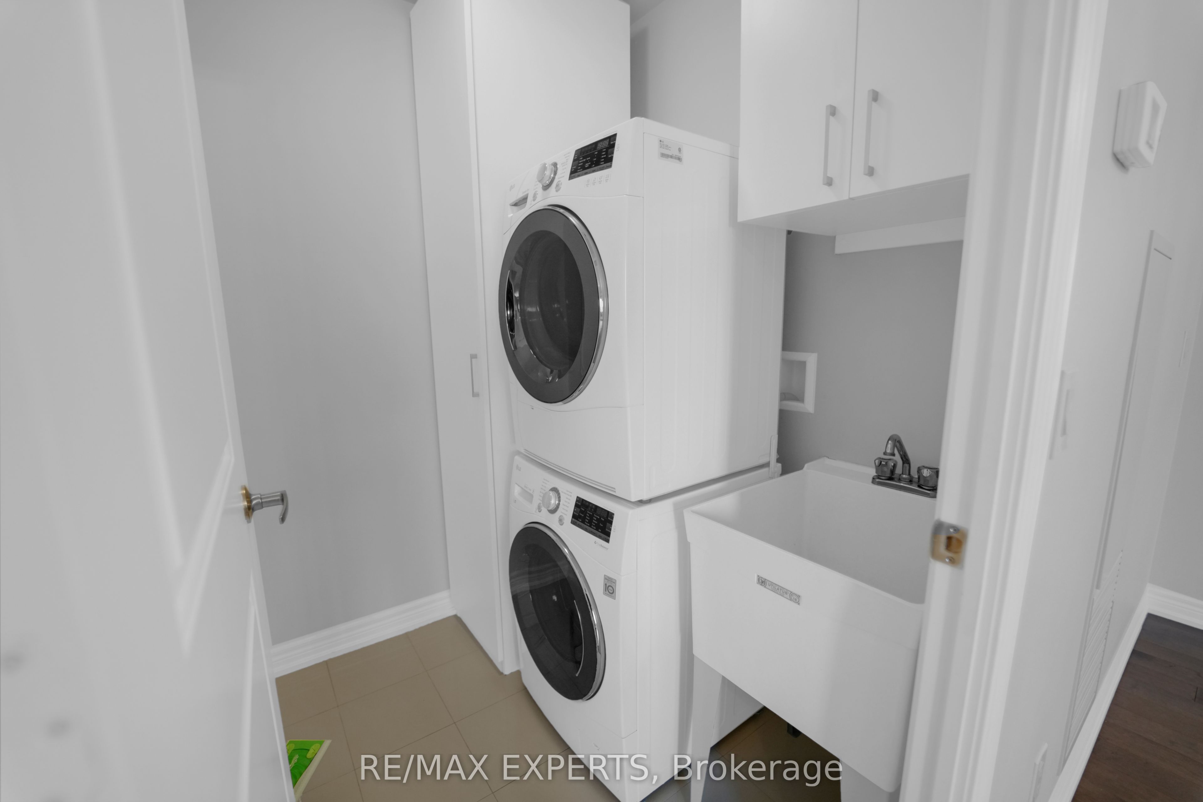9255 Jane Street, #805
