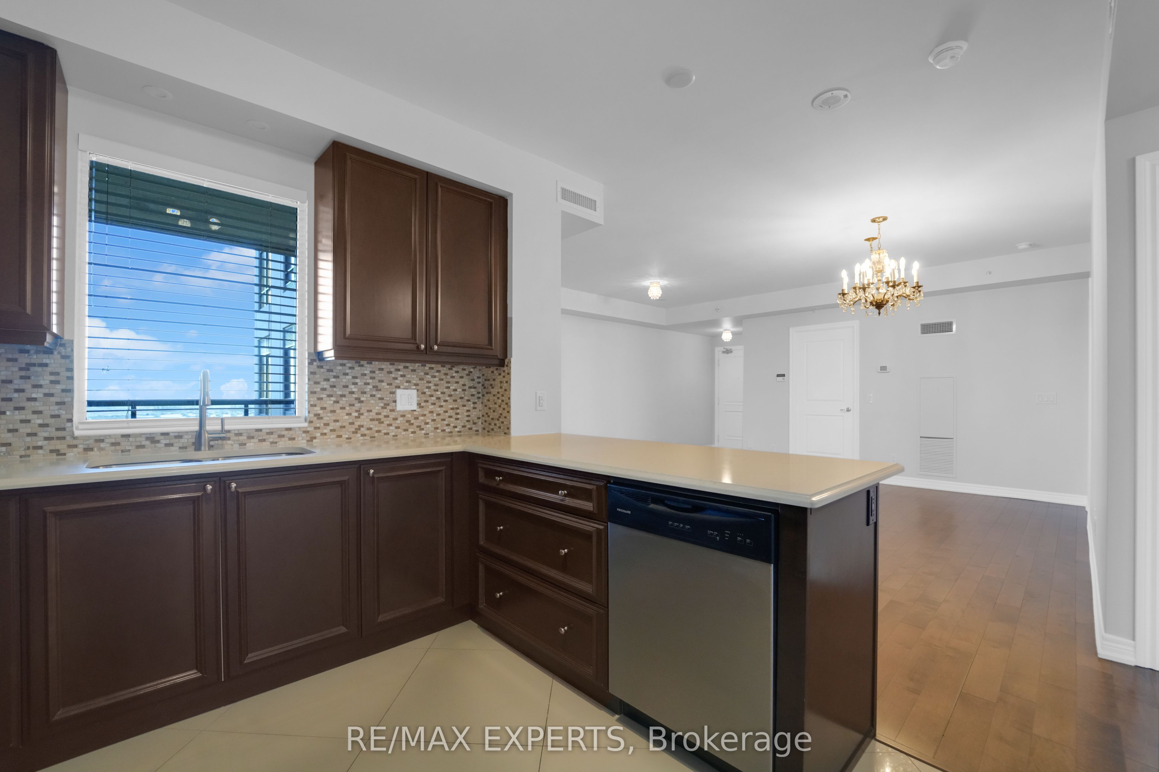9255 Jane Street, #805