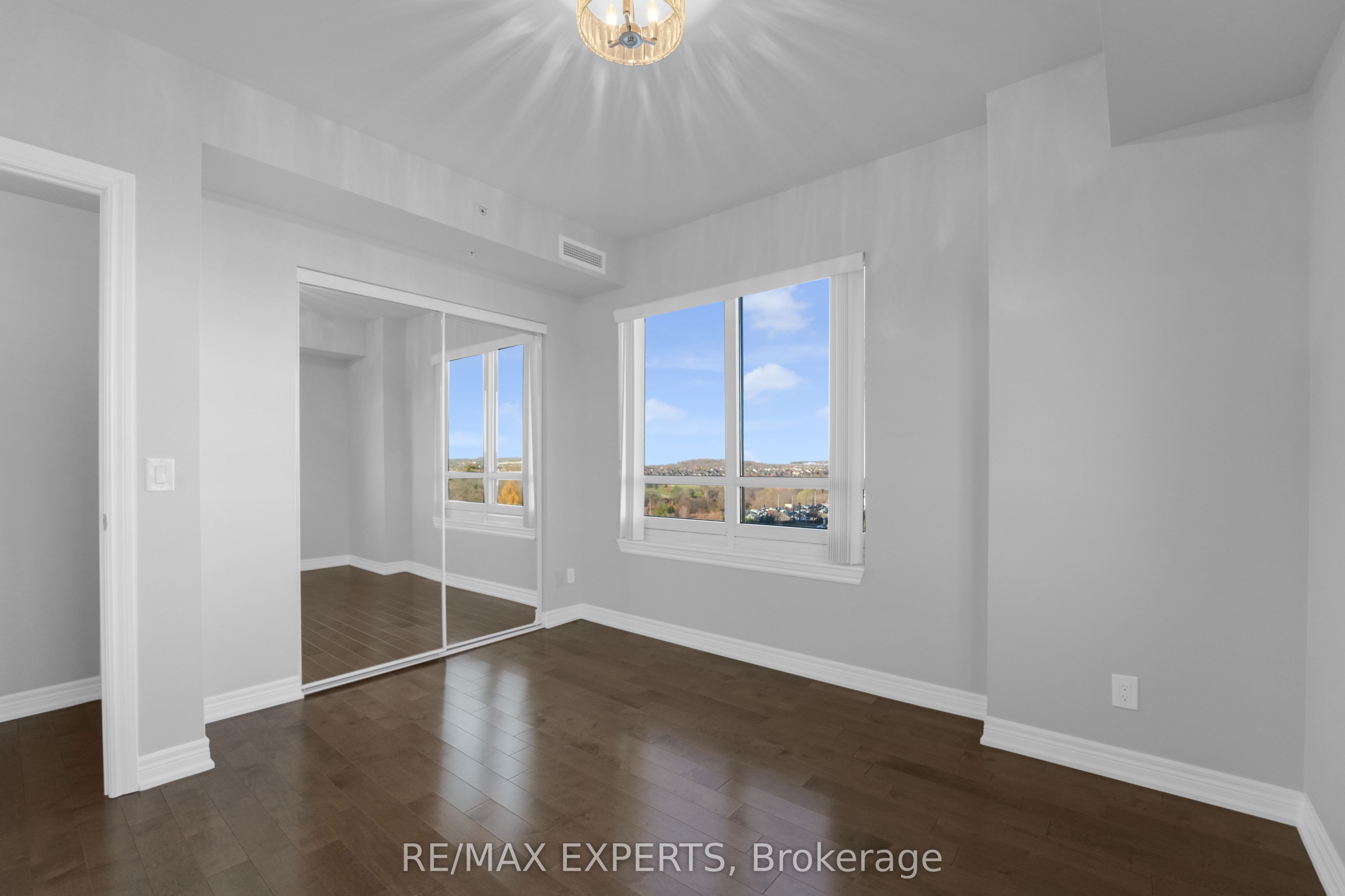 9255 Jane Street, #805