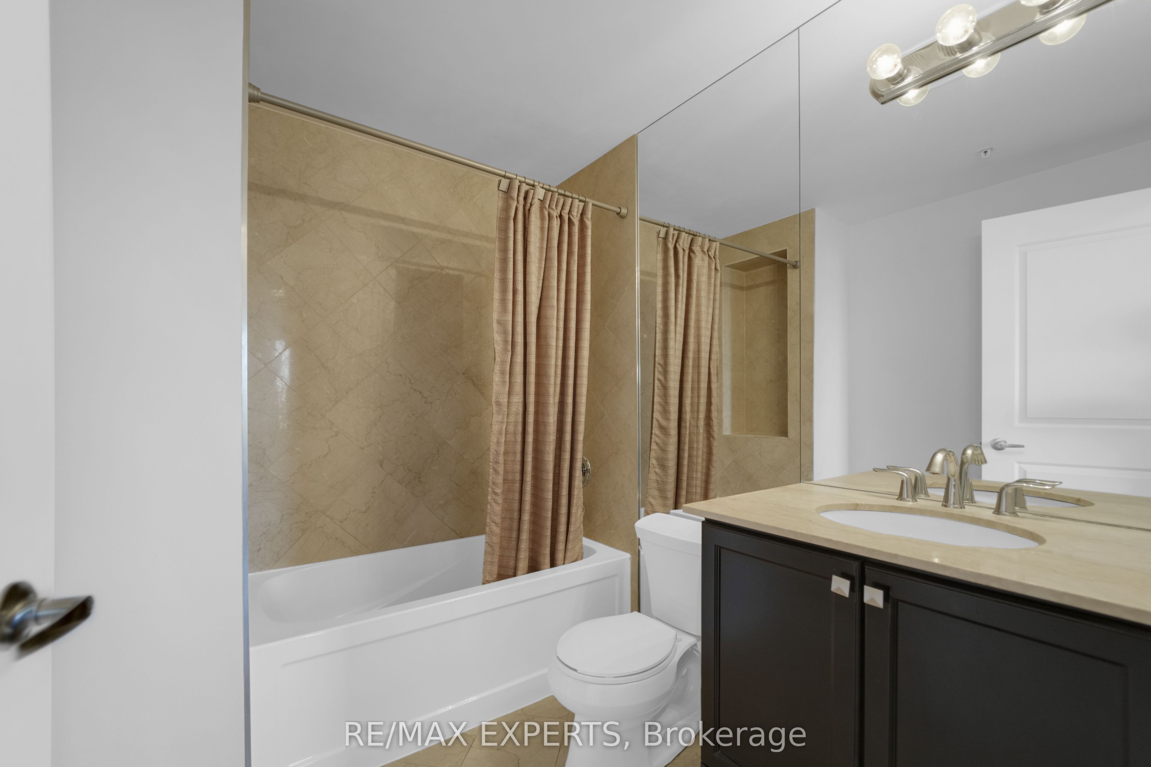 9255 Jane Street, #805
