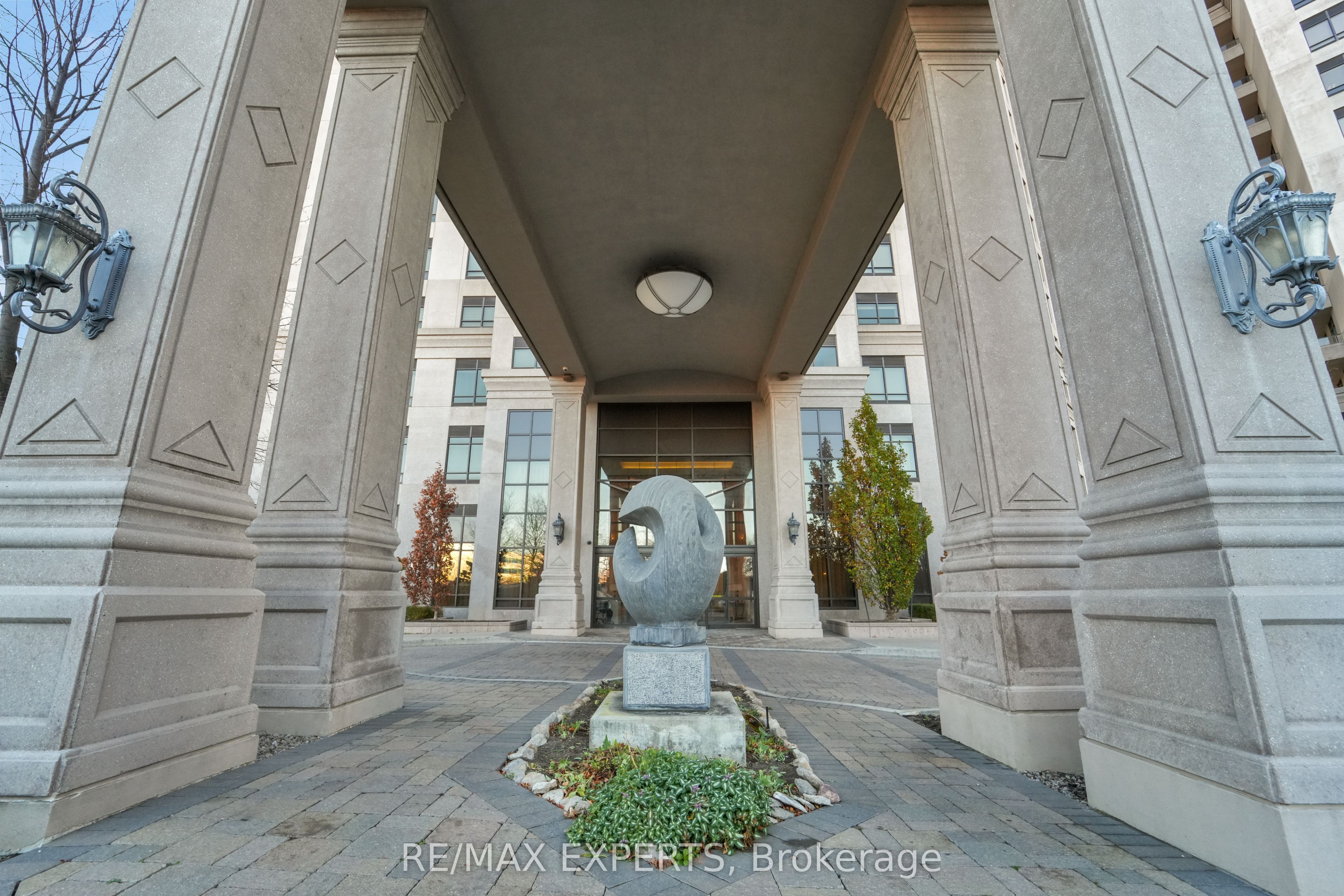 9255 Jane Street, #805