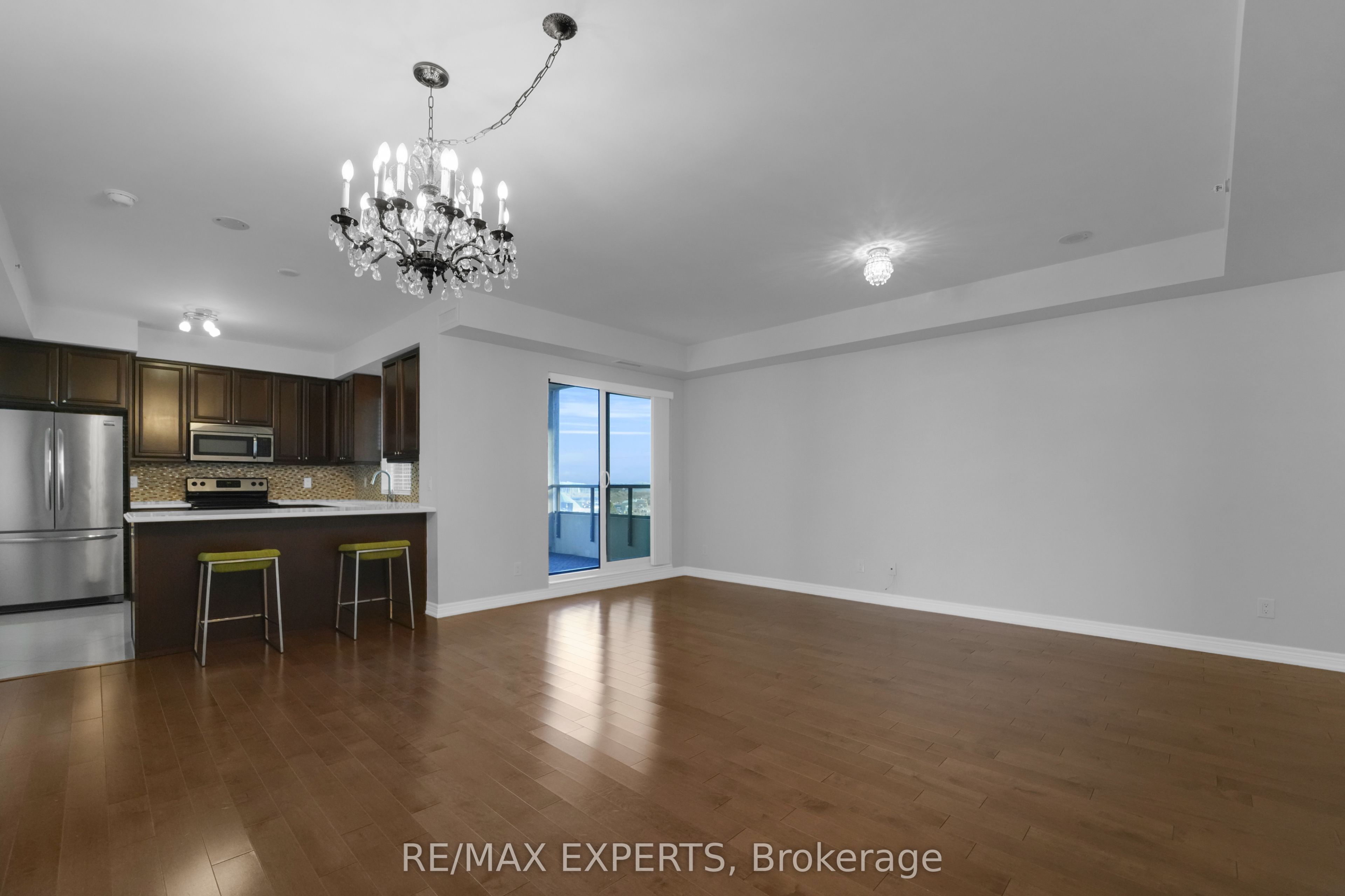 9255 Jane Street, #805