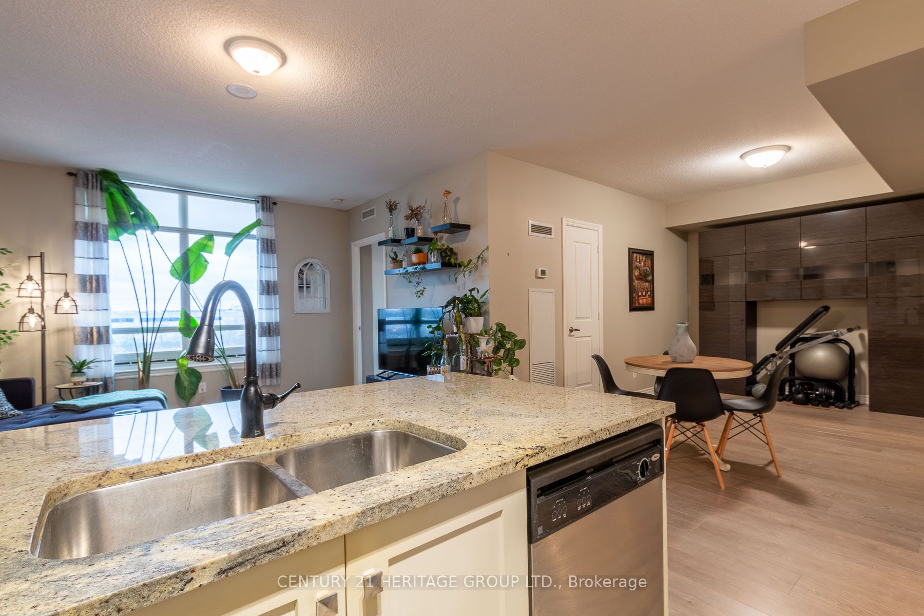 9245 Jane Street, #615