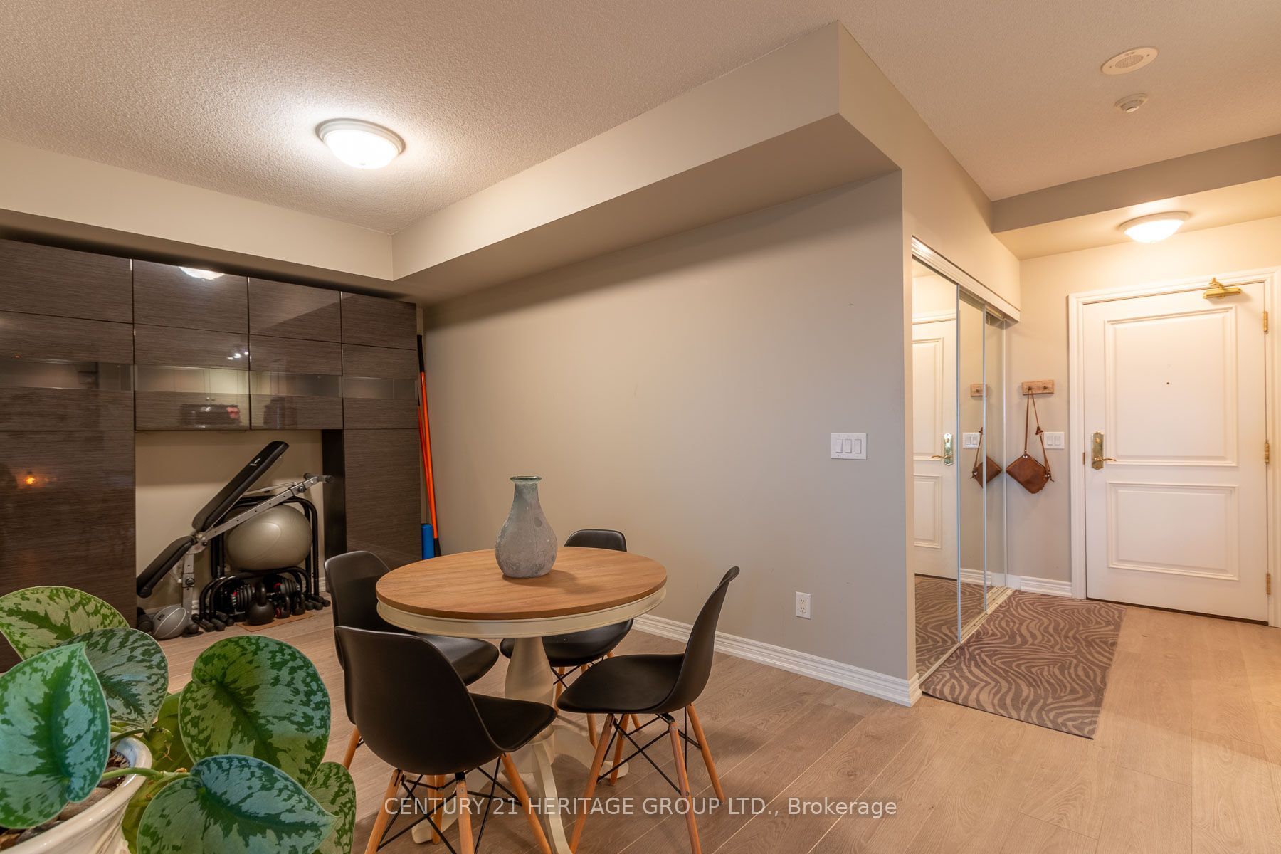 9245 Jane Street, #615
