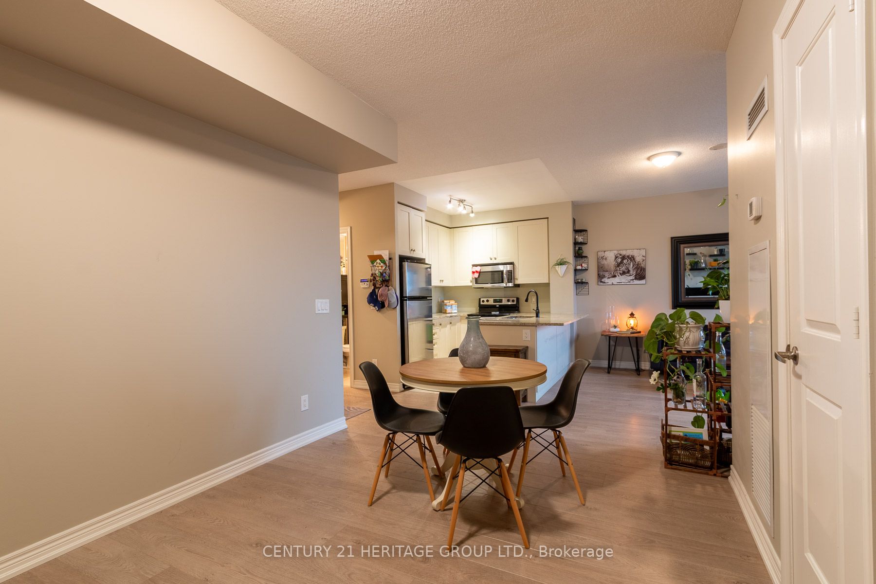 9245 Jane Street, #615