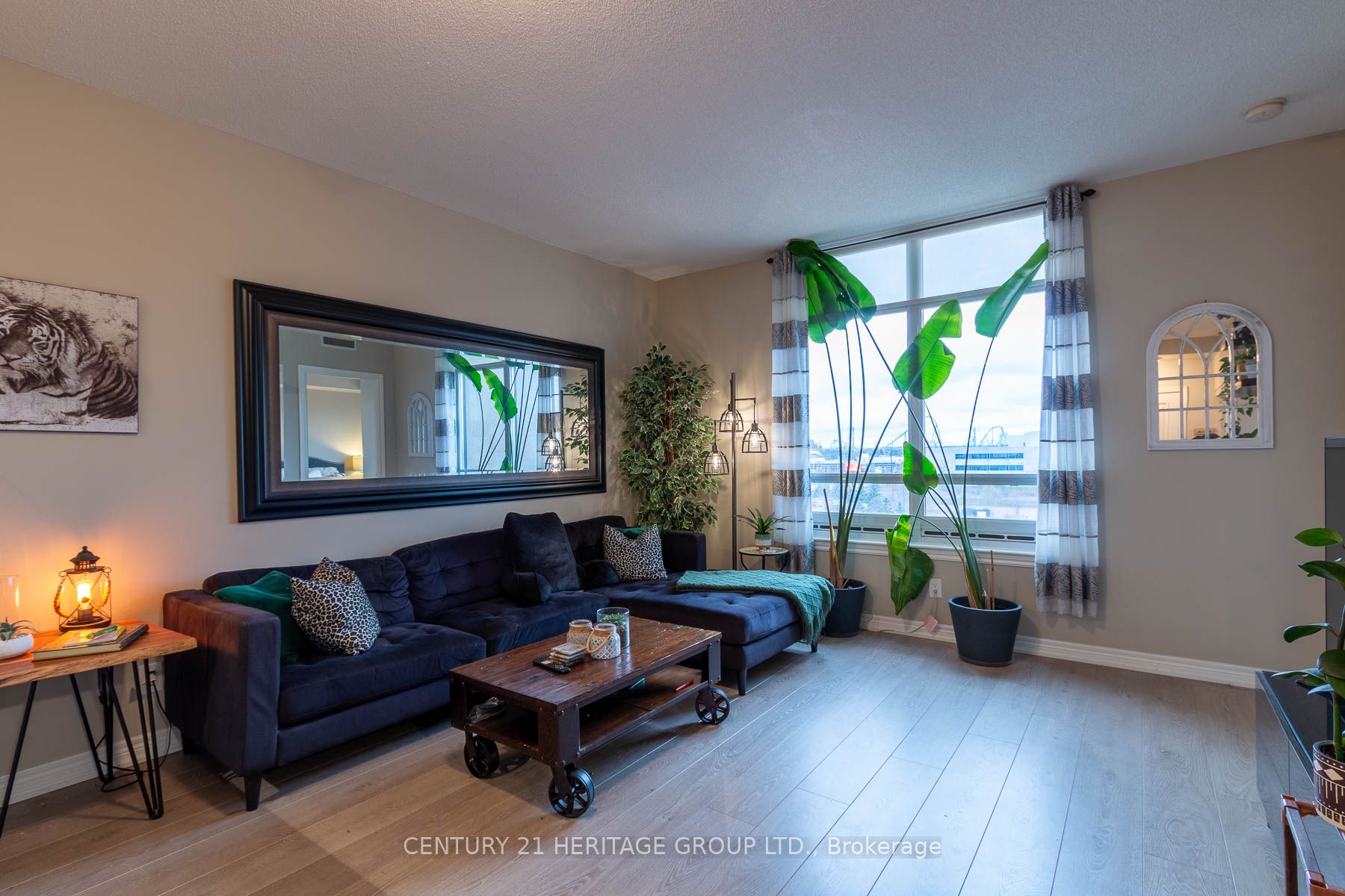9245 Jane Street, #615