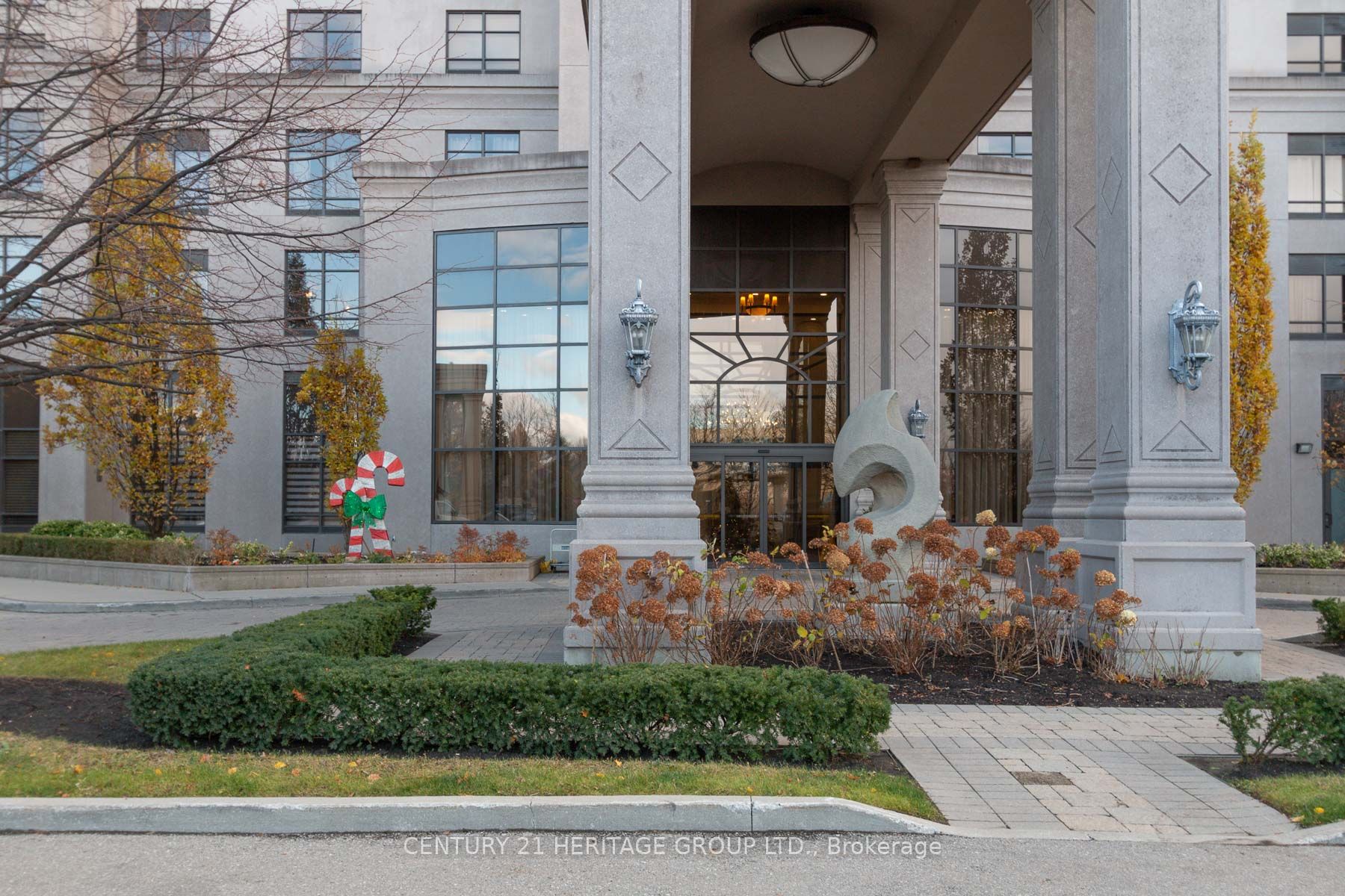 9245 Jane Street, #615