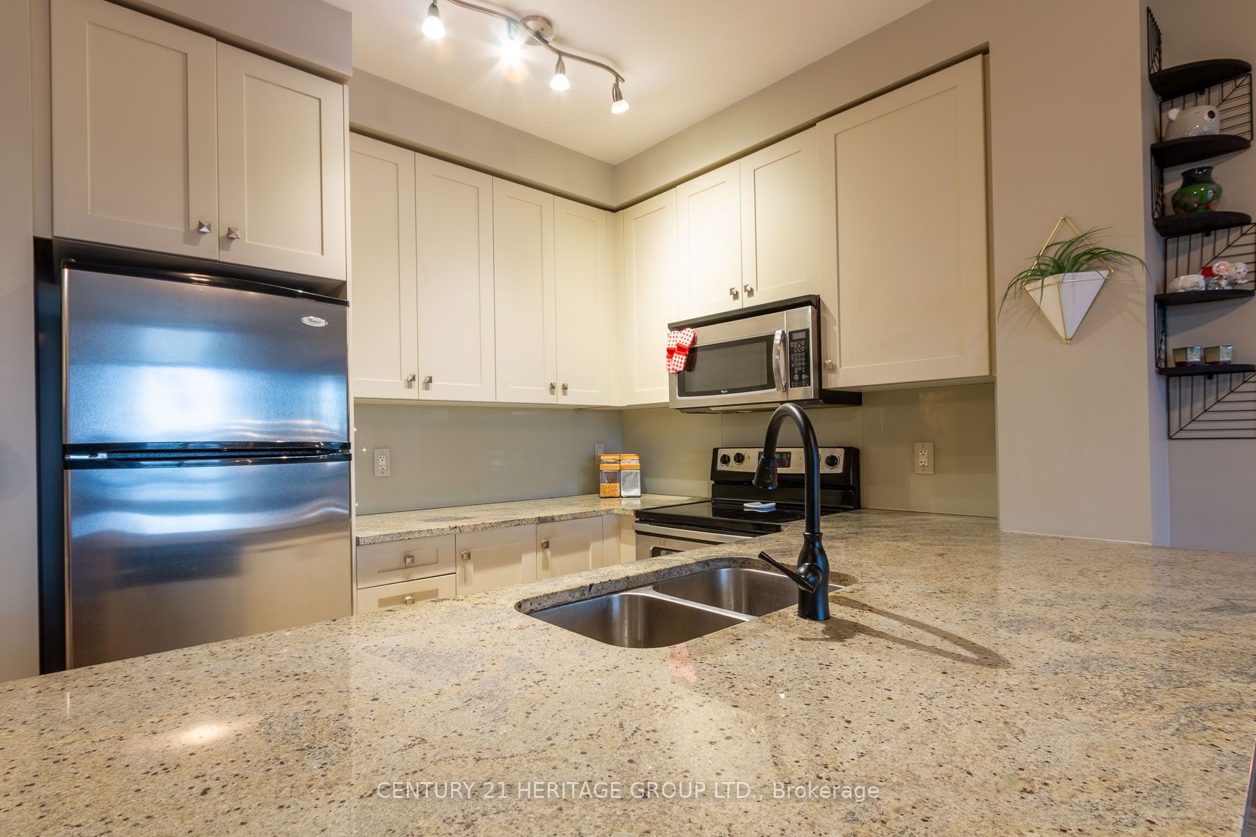 9245 Jane Street, #615