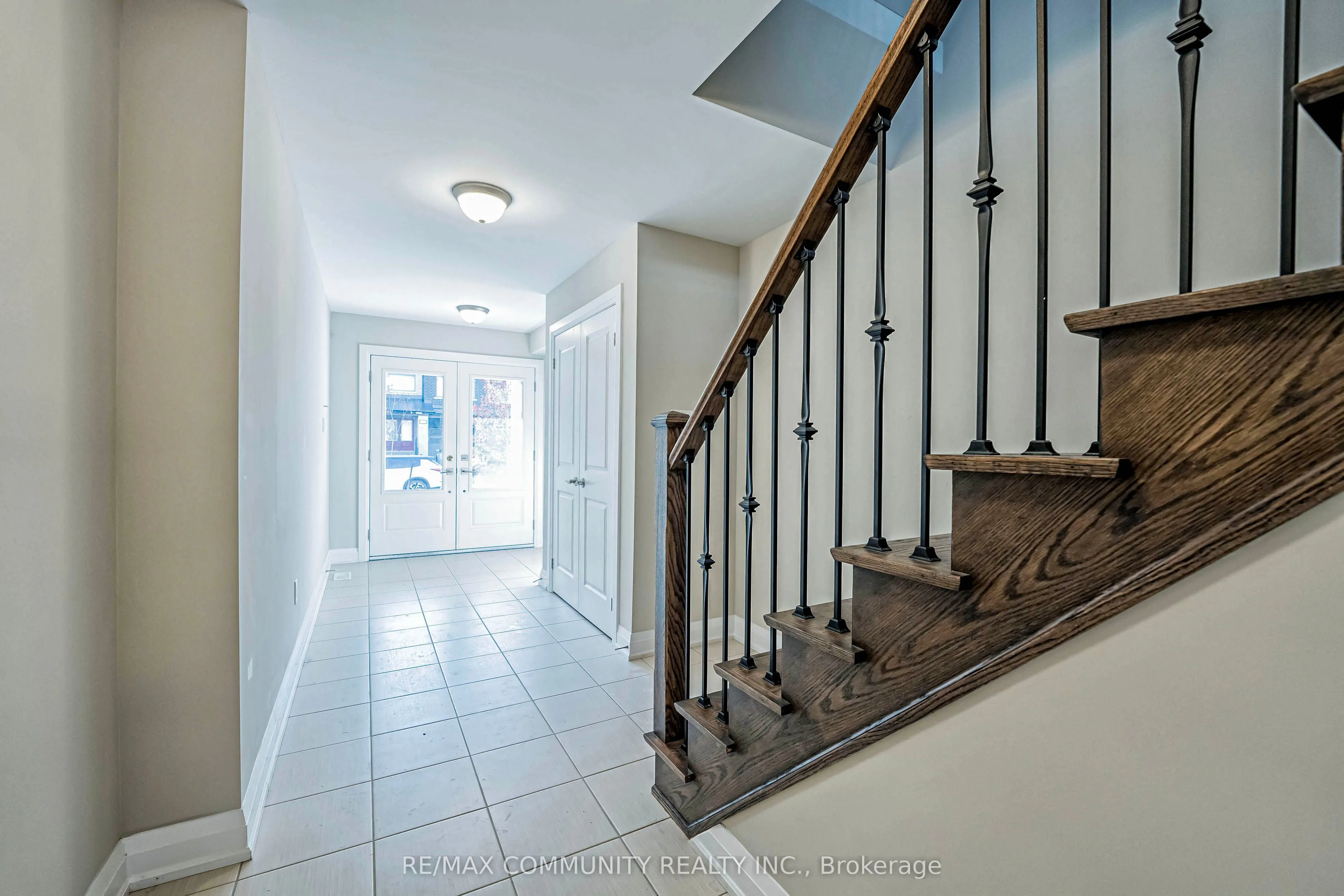 923 Isaac Phillips Way