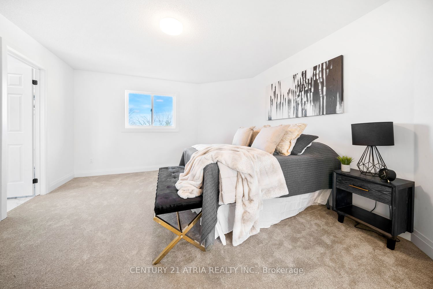 1304 Vincent Crescent