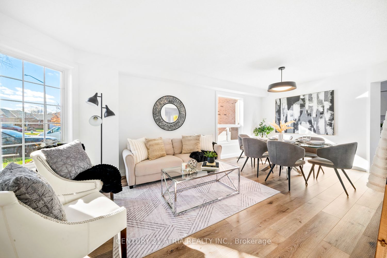 1304 Vincent Crescent