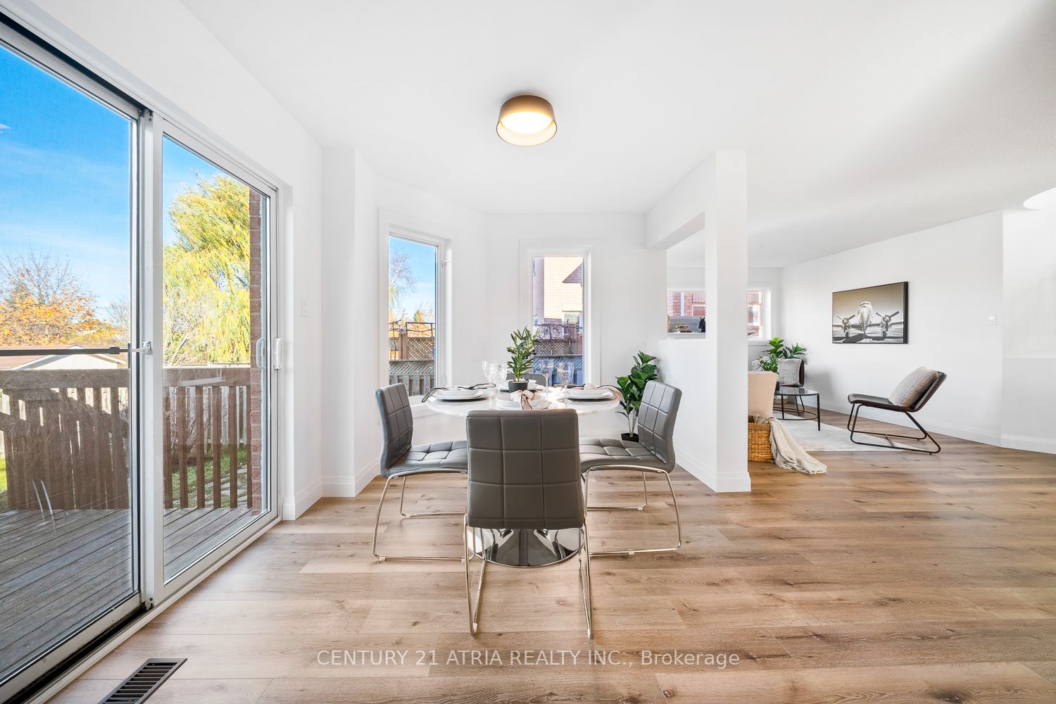 1304 Vincent Crescent
