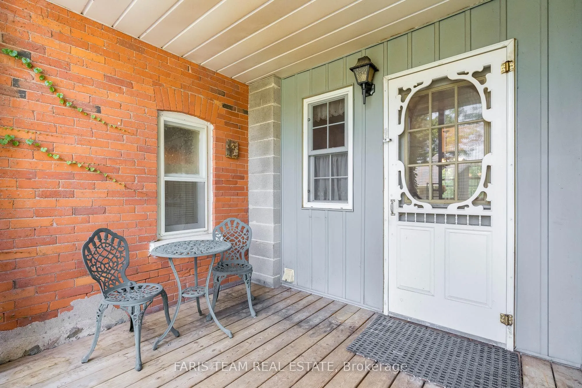 4 Thomas Street