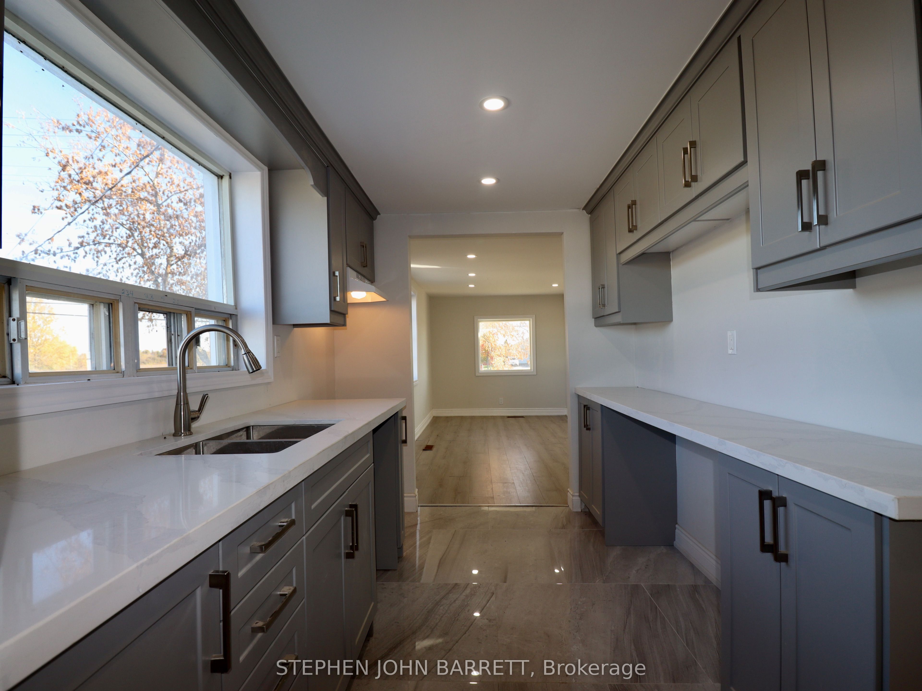 6 Sunkist Road
