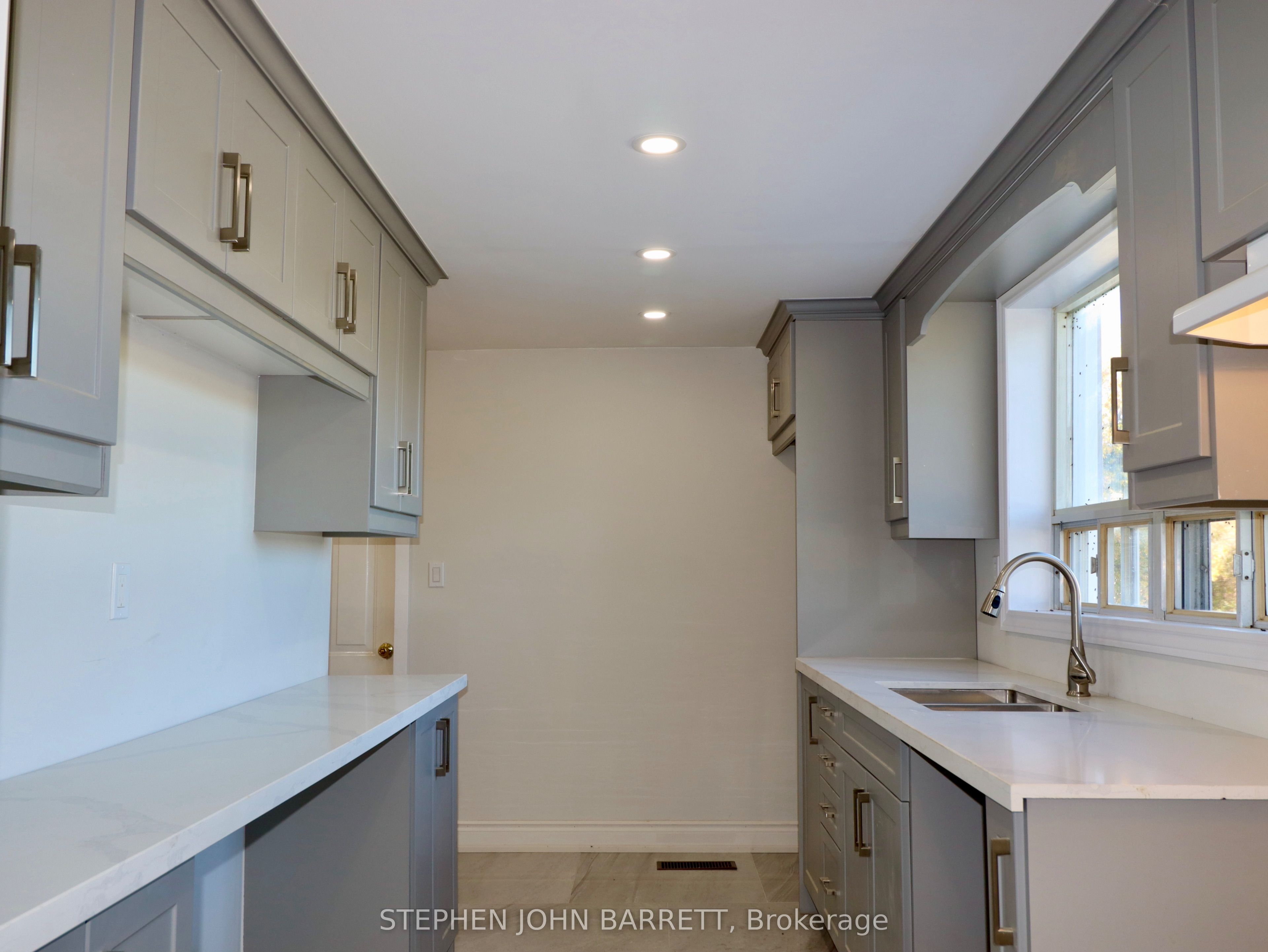 6 Sunkist Road
