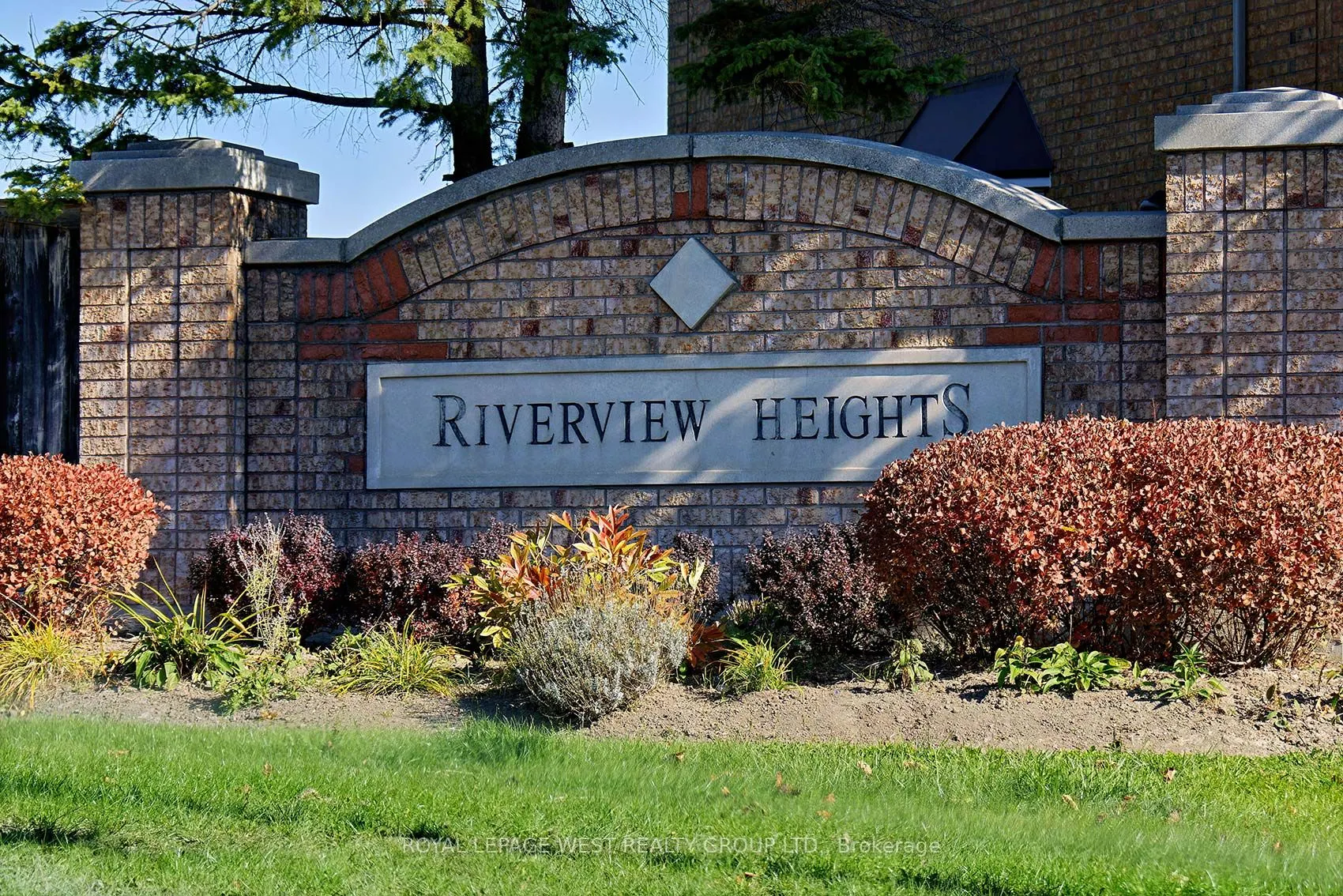 370 Royalpark Way