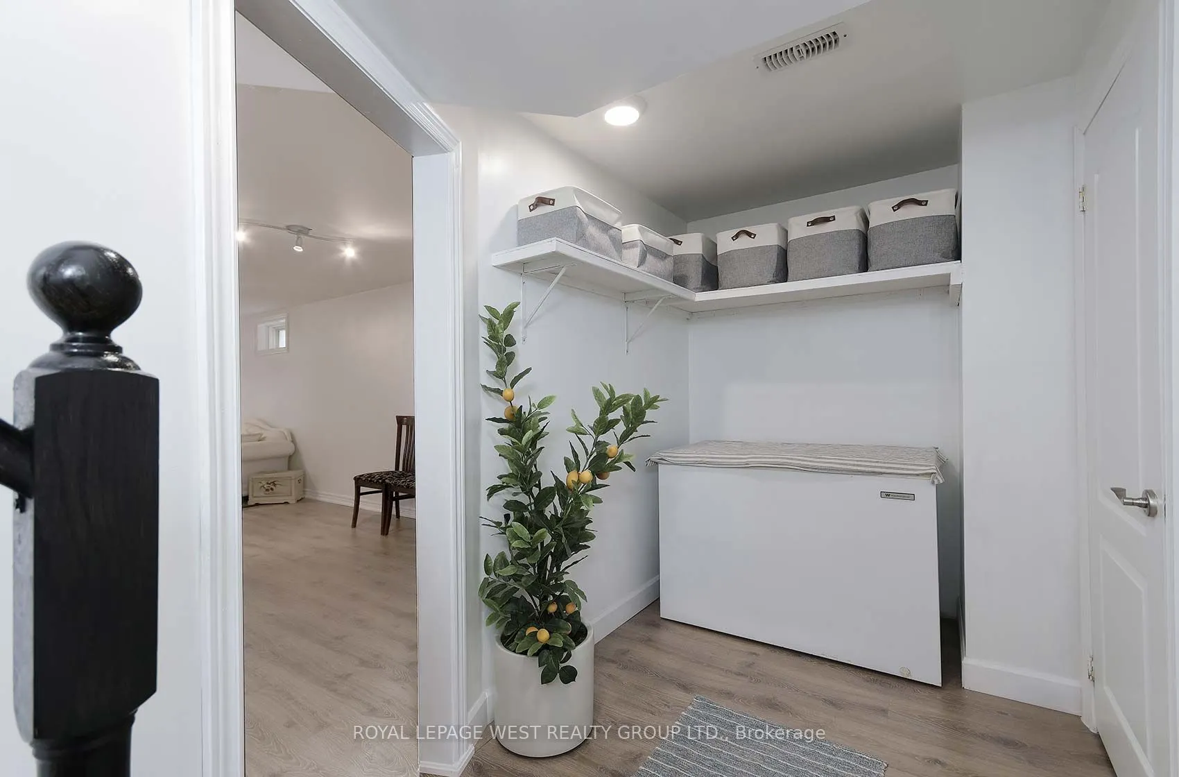 370 Royalpark Way