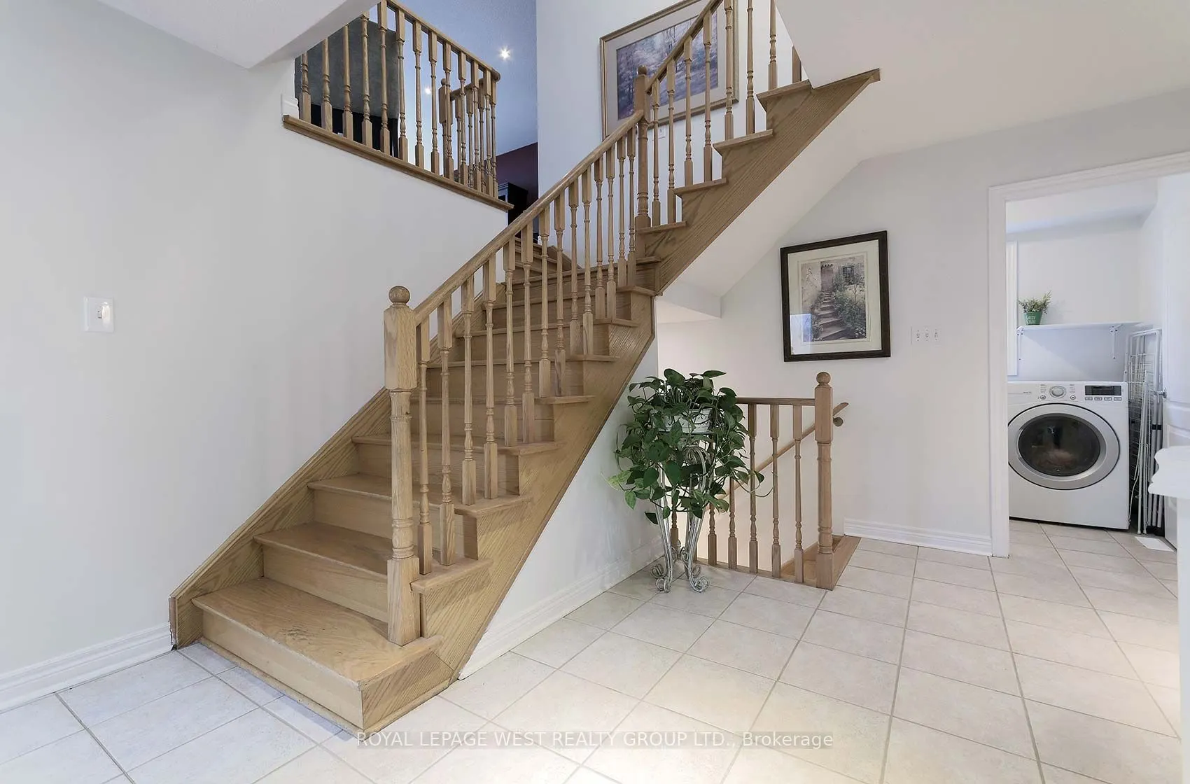 370 Royalpark Way