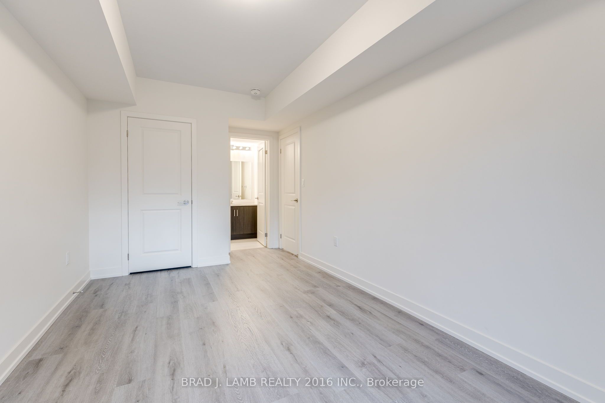 58 Elizabeth Street S #2106