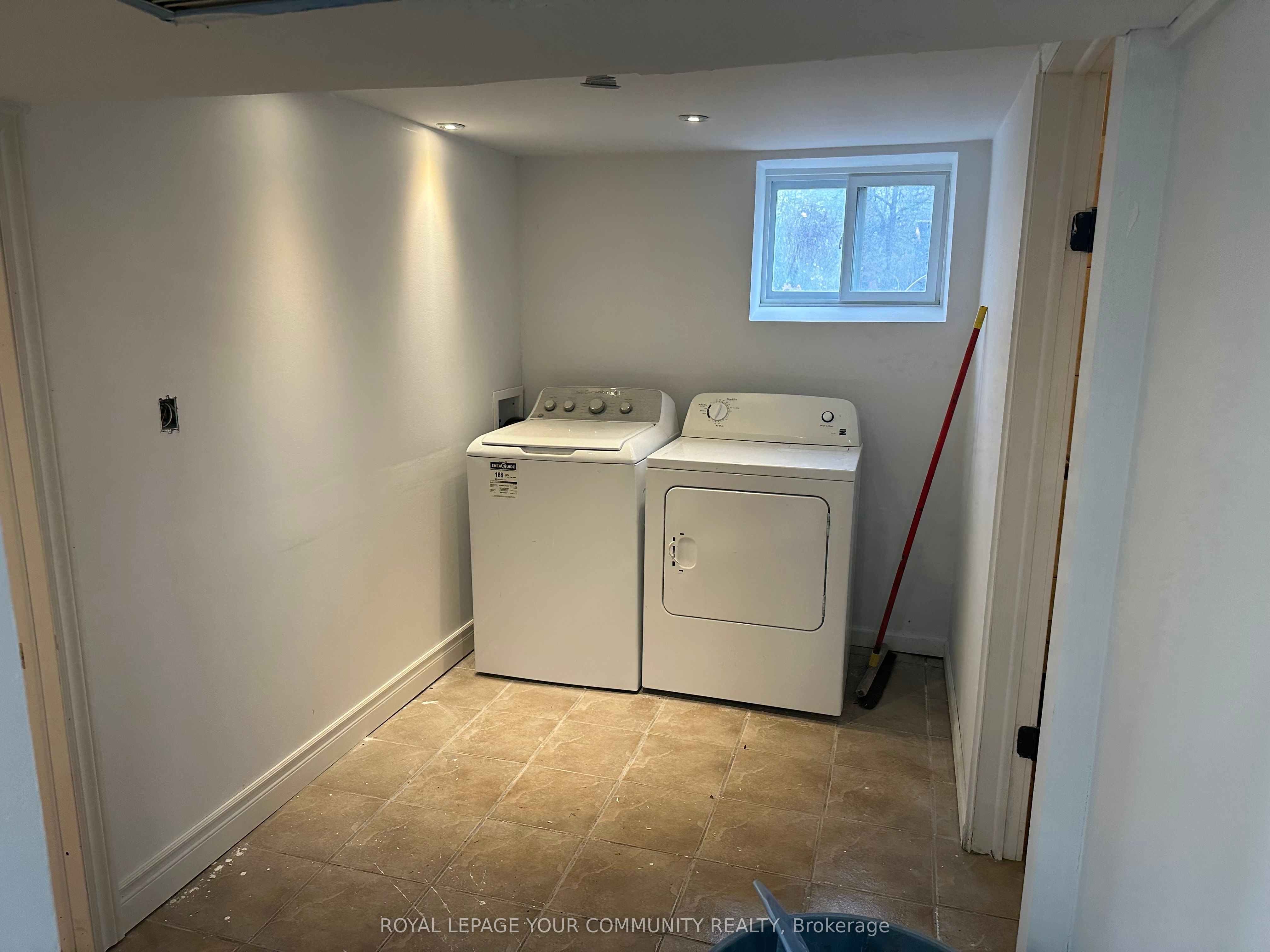 20015 Bathurst Street