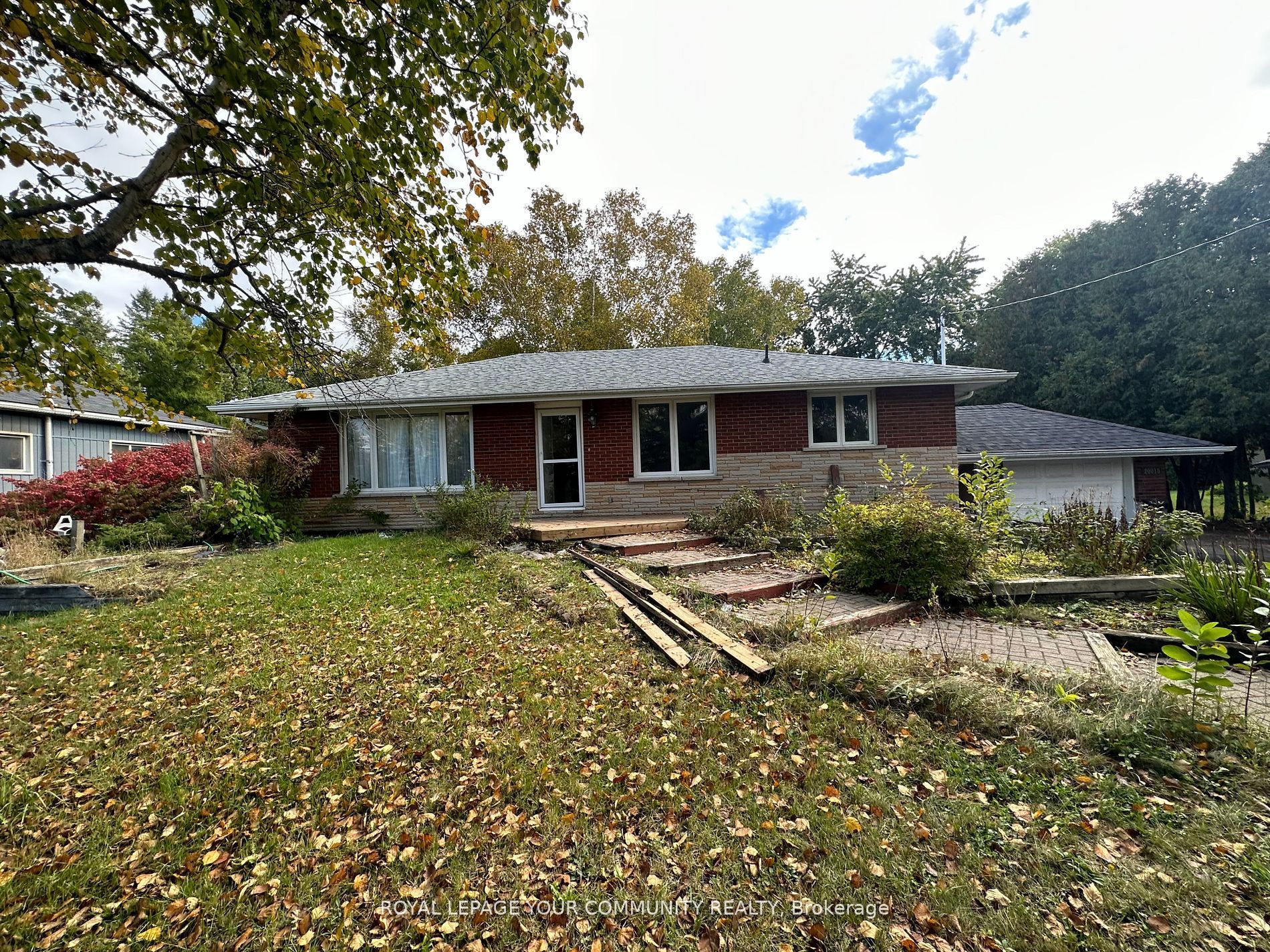 20015 Bathurst Street
