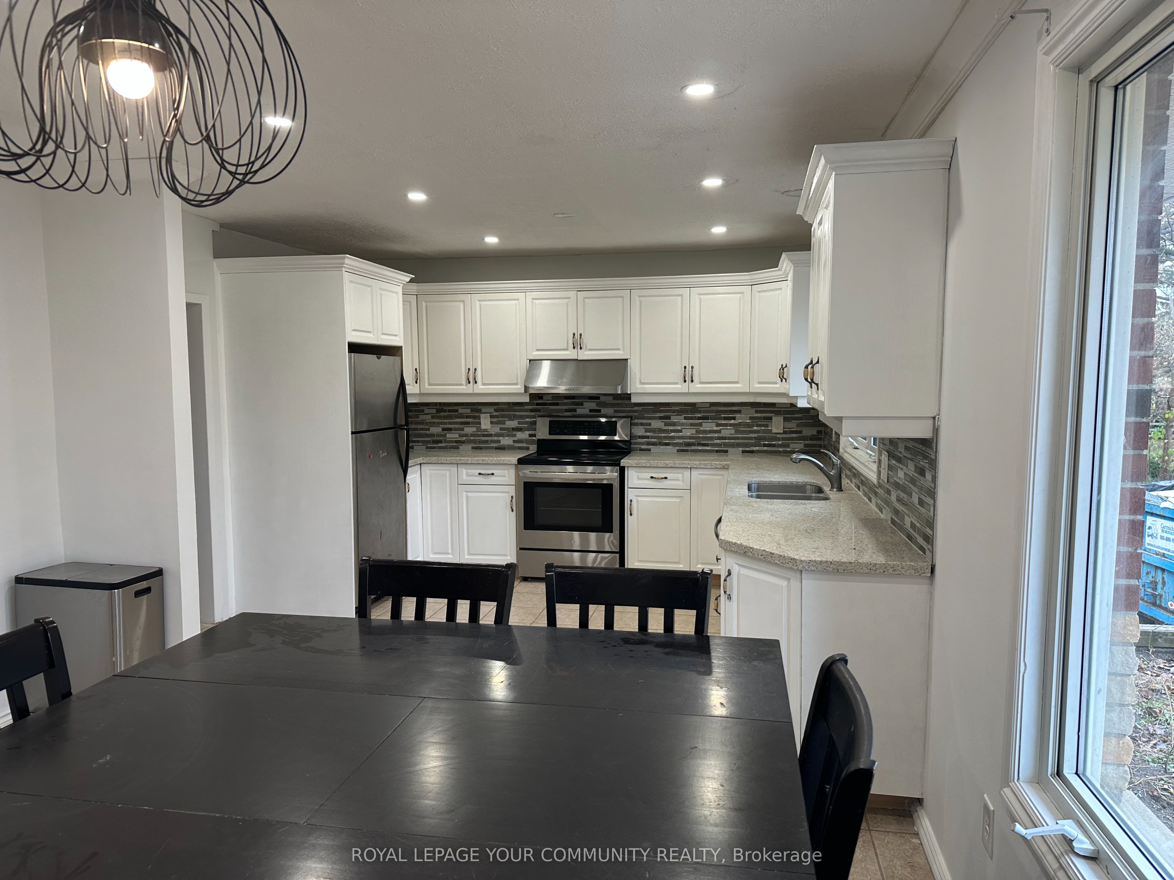 20015 Bathurst Street