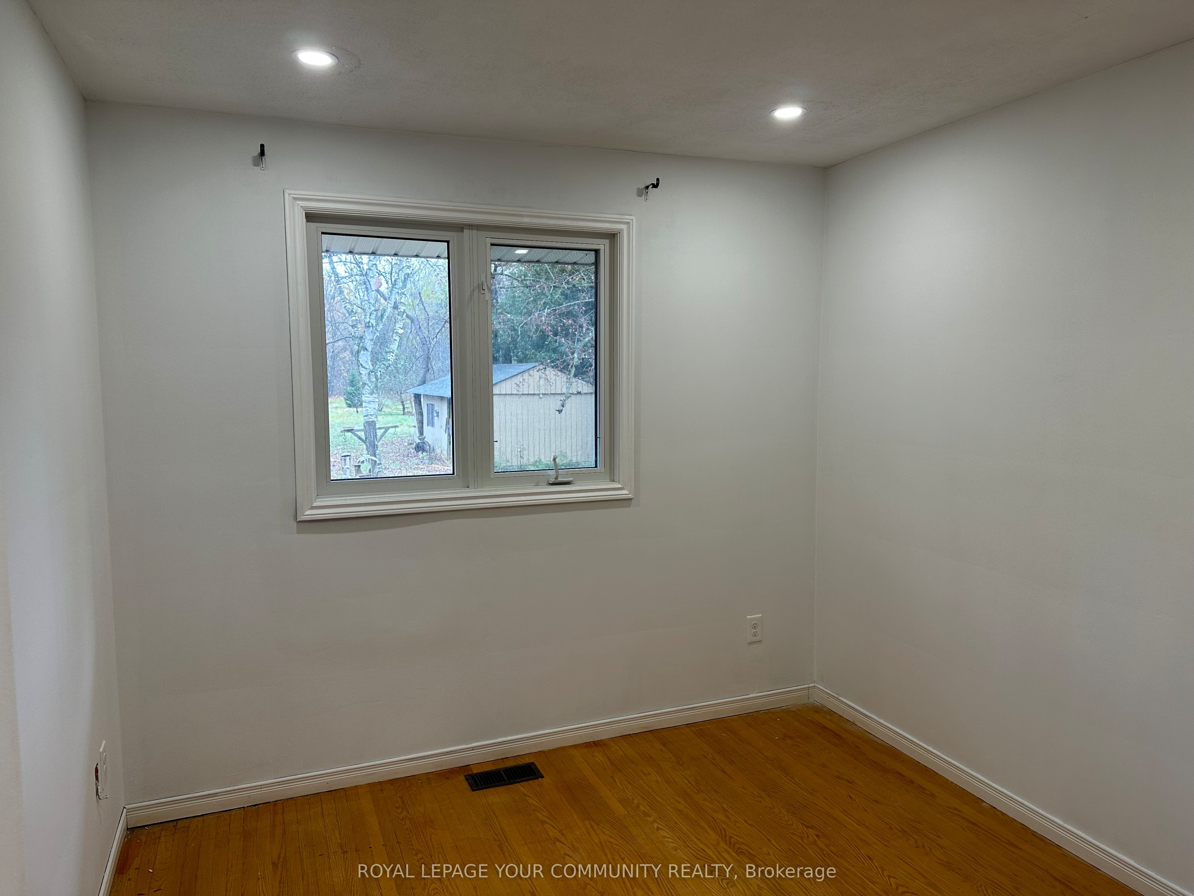 20015 Bathurst Street